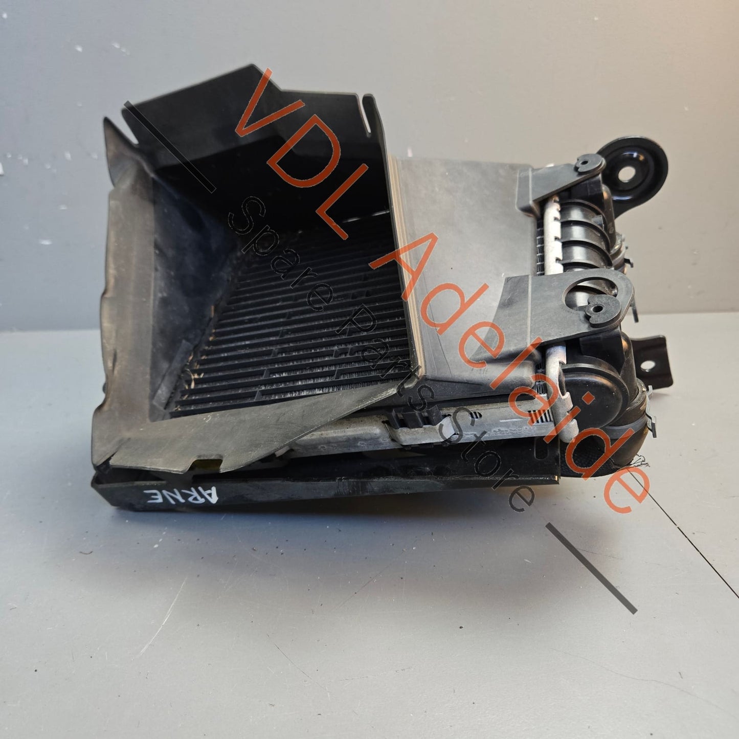 5Q0121251HA 5Q0121093BF 5G0117333C VW Golf R MK7 7.5 Front Left Small Additional Radiator Cooler Assembly 5Q0121251HA 5Q0121093BF 5G0117333C