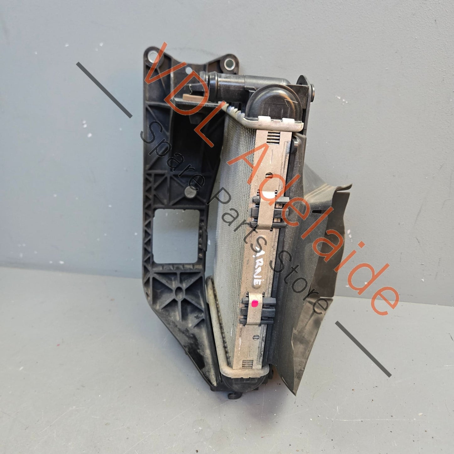 5Q0121251HA 5Q0121093FA 5G0117334C VW Golf R MK7 7.5 Front Right Small Additional Radiator Cooler Assembly 5Q0121251HA 5Q0121093FA 5G0117334C