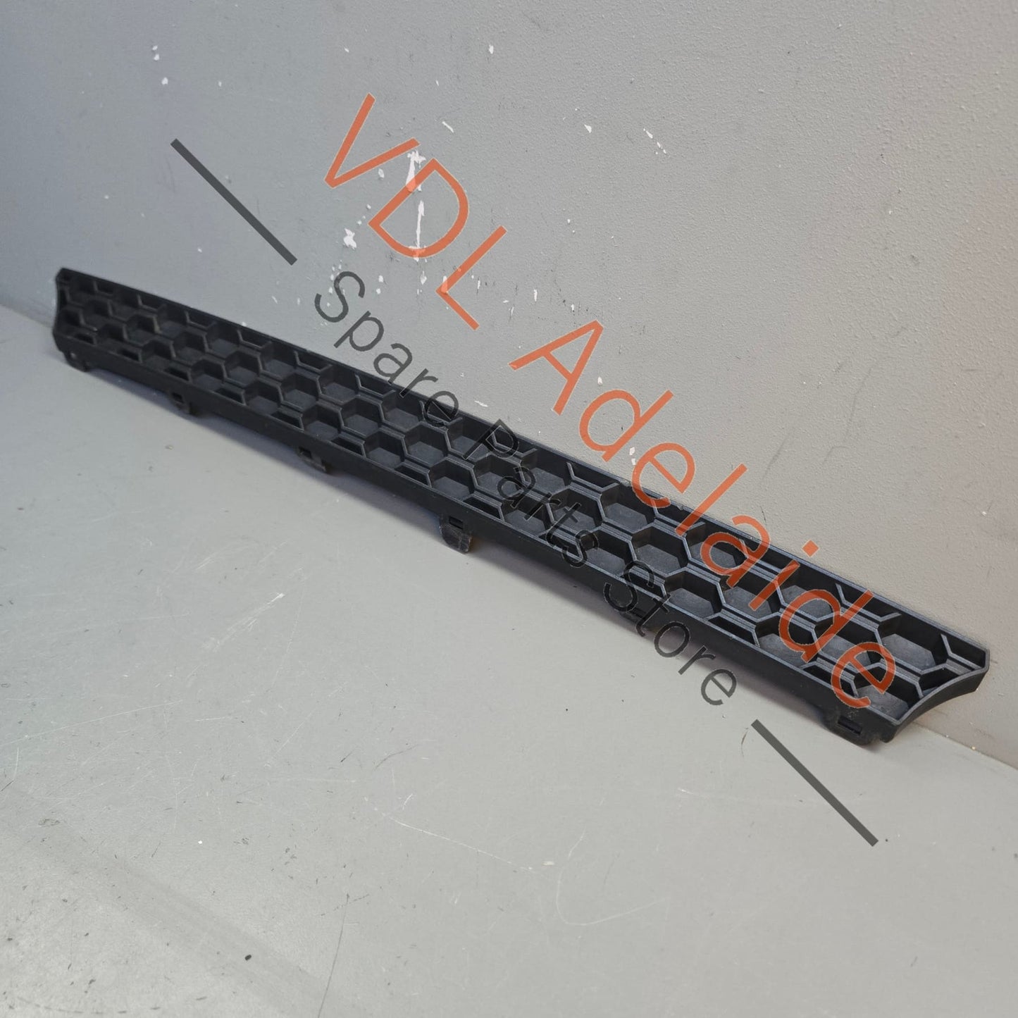 5G6853333A VW Golf R MK7.5 Rear Bumper Honeycomb Trim 5G6853333A