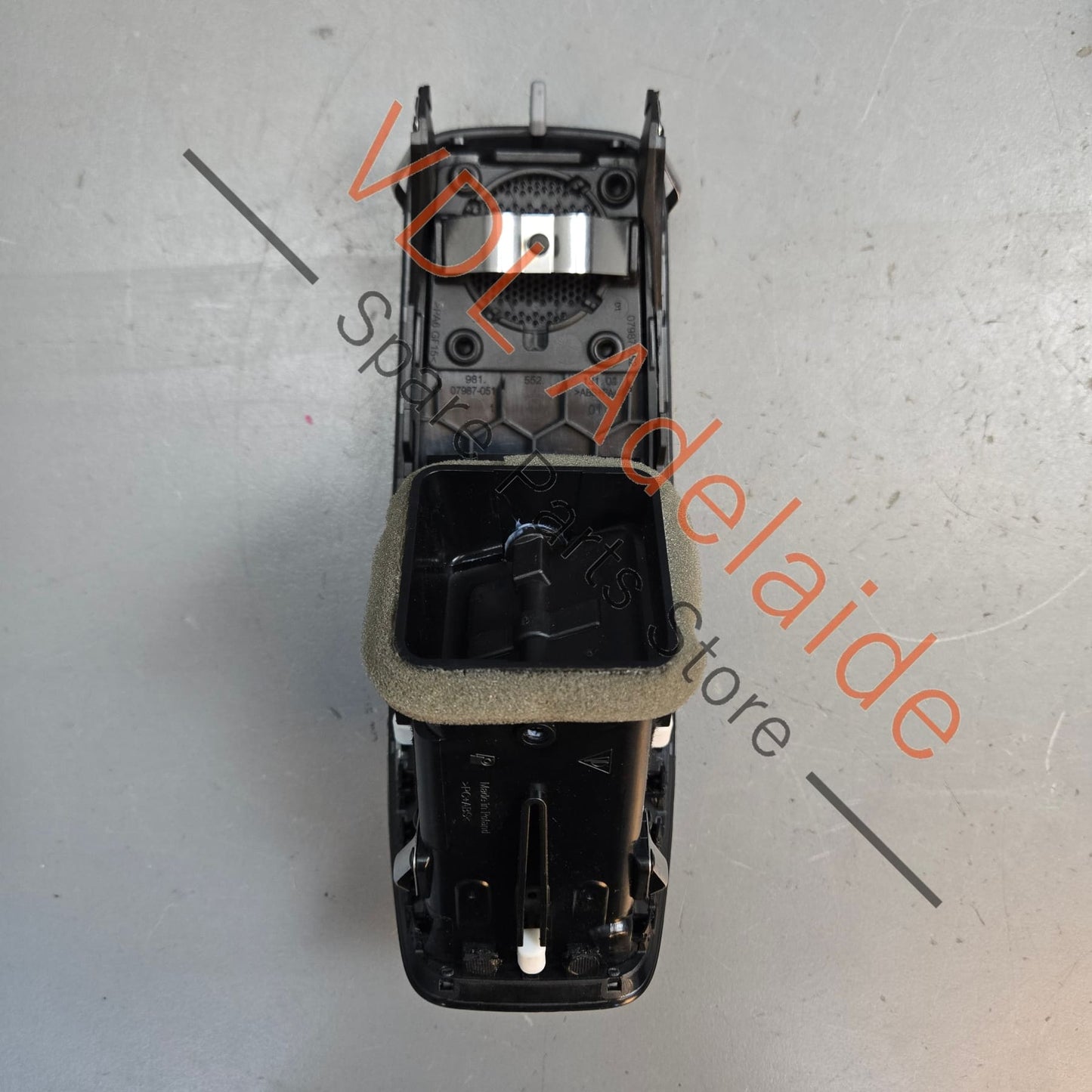 98155213102 98155213104  Porsche Boxster Cayman Left / Right Side Dashboard Air Vent for Air Conditioning 98155213102 98155213104