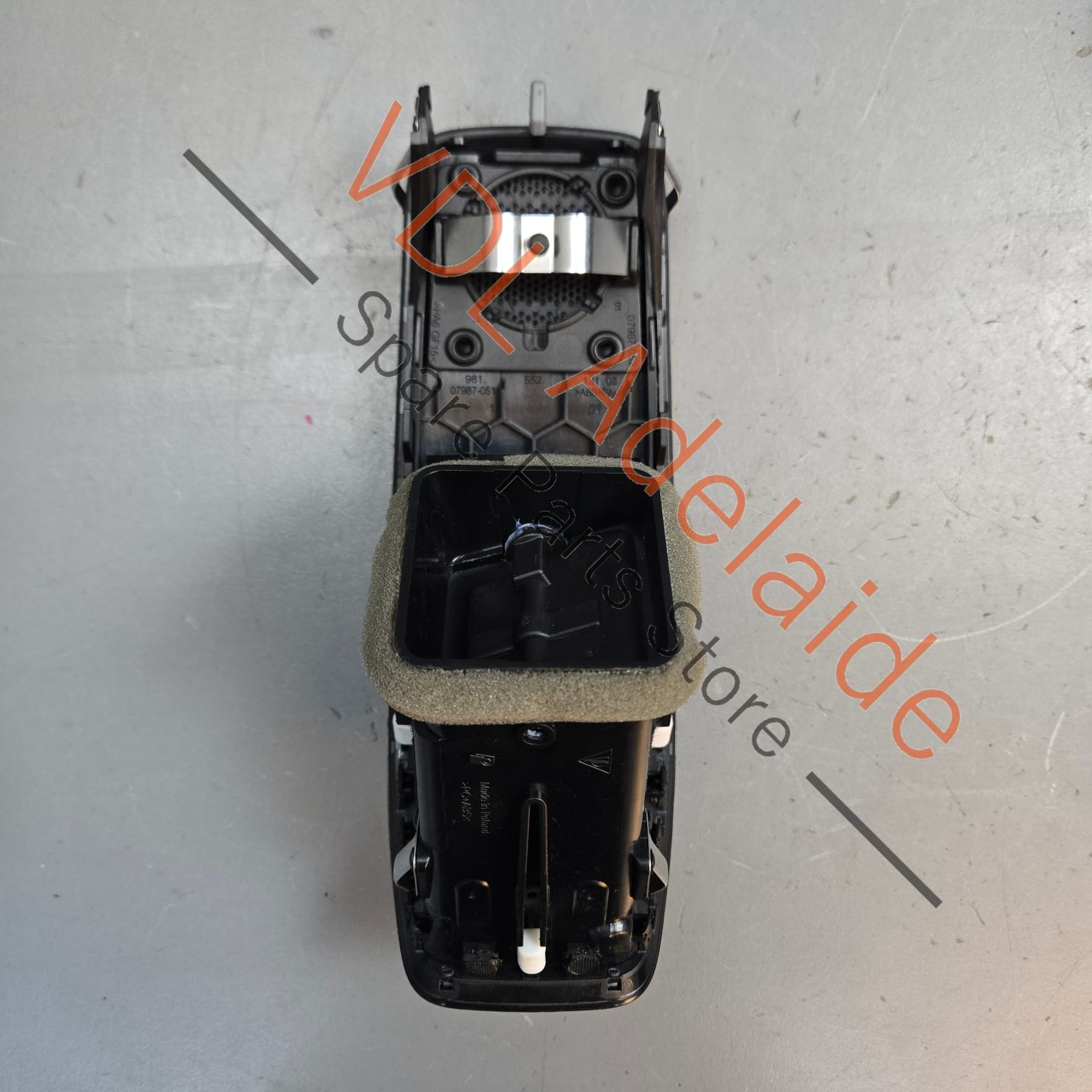 98155213102 98155213104  Porsche Boxster Cayman Left / Right Side Dashboard Air Vent for Air Conditioning 98155213102 98155213104