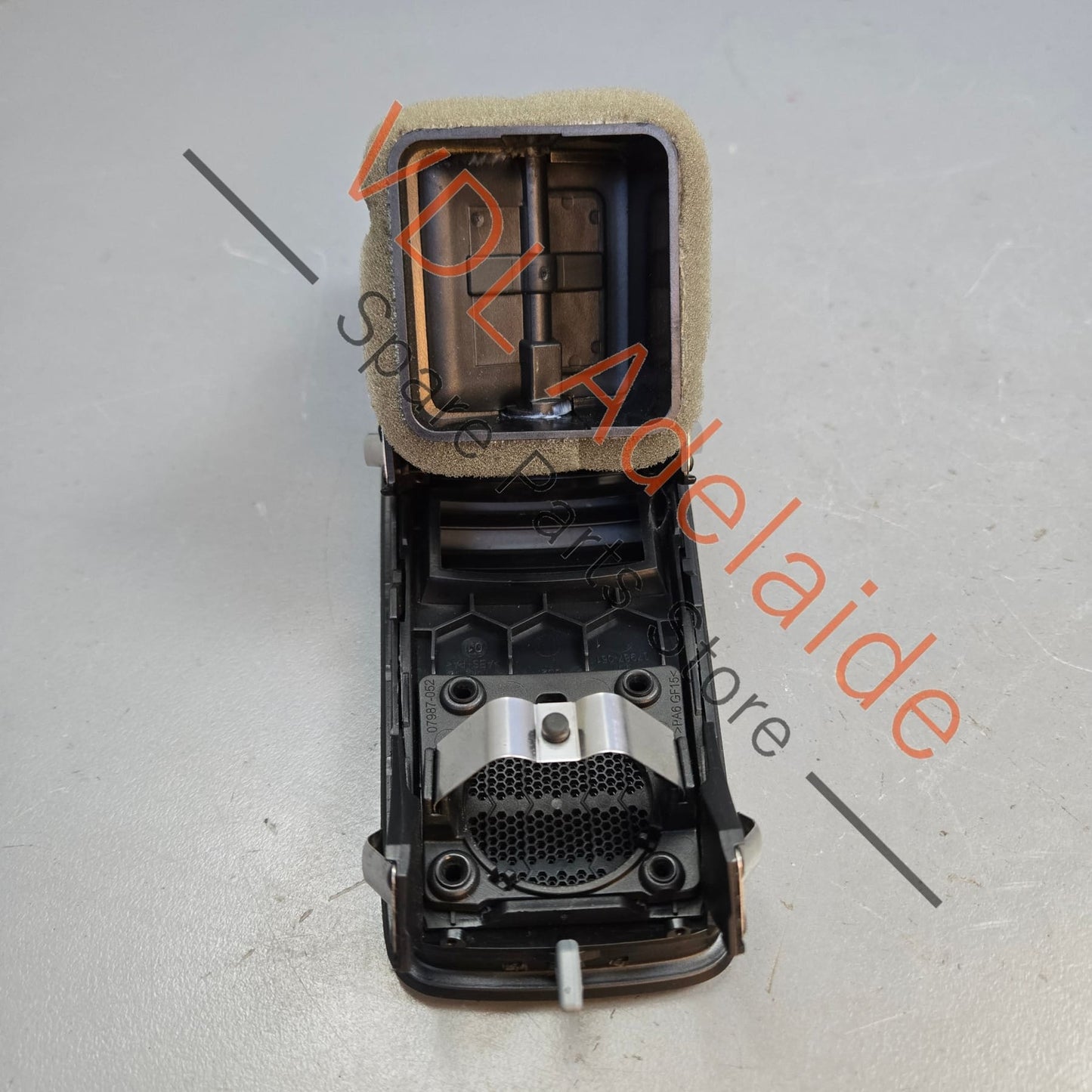 98155213102 98155213104  Porsche Boxster Cayman Left / Right Side Dashboard Air Vent for Air Conditioning 98155213102 98155213104