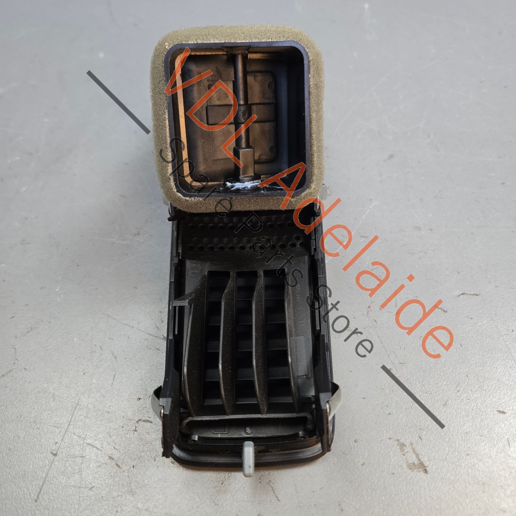 98155214102 98155214101  Porsche Boxster Cayman Centre Left Dashboard Air Vent for Air Conditioning 98155214102 1E0 98155214101