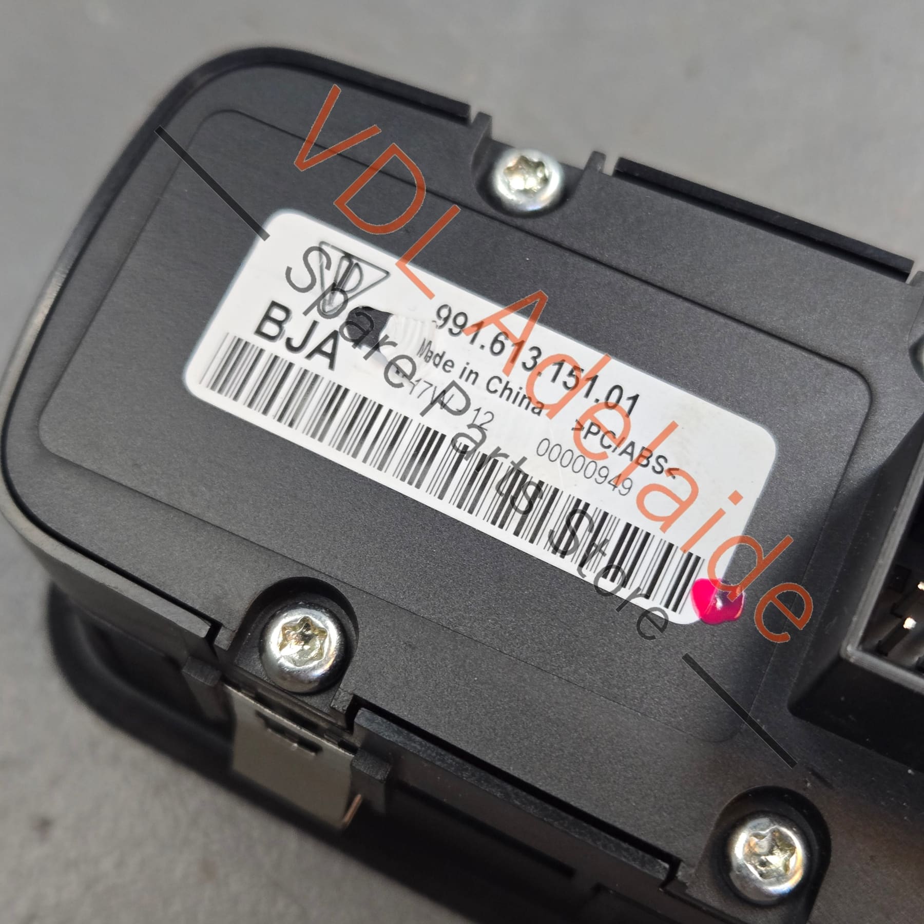 99161315102 99161315100  Genuine OEM Porsche Cayman Boxster 911 Drivers Door Power Window Switch 99161315102 DML