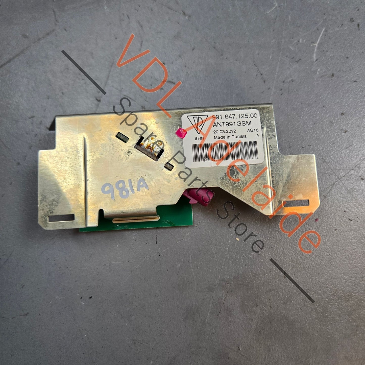 99164712500   Porsche Boxster GSM Phone Antenna 99164712500