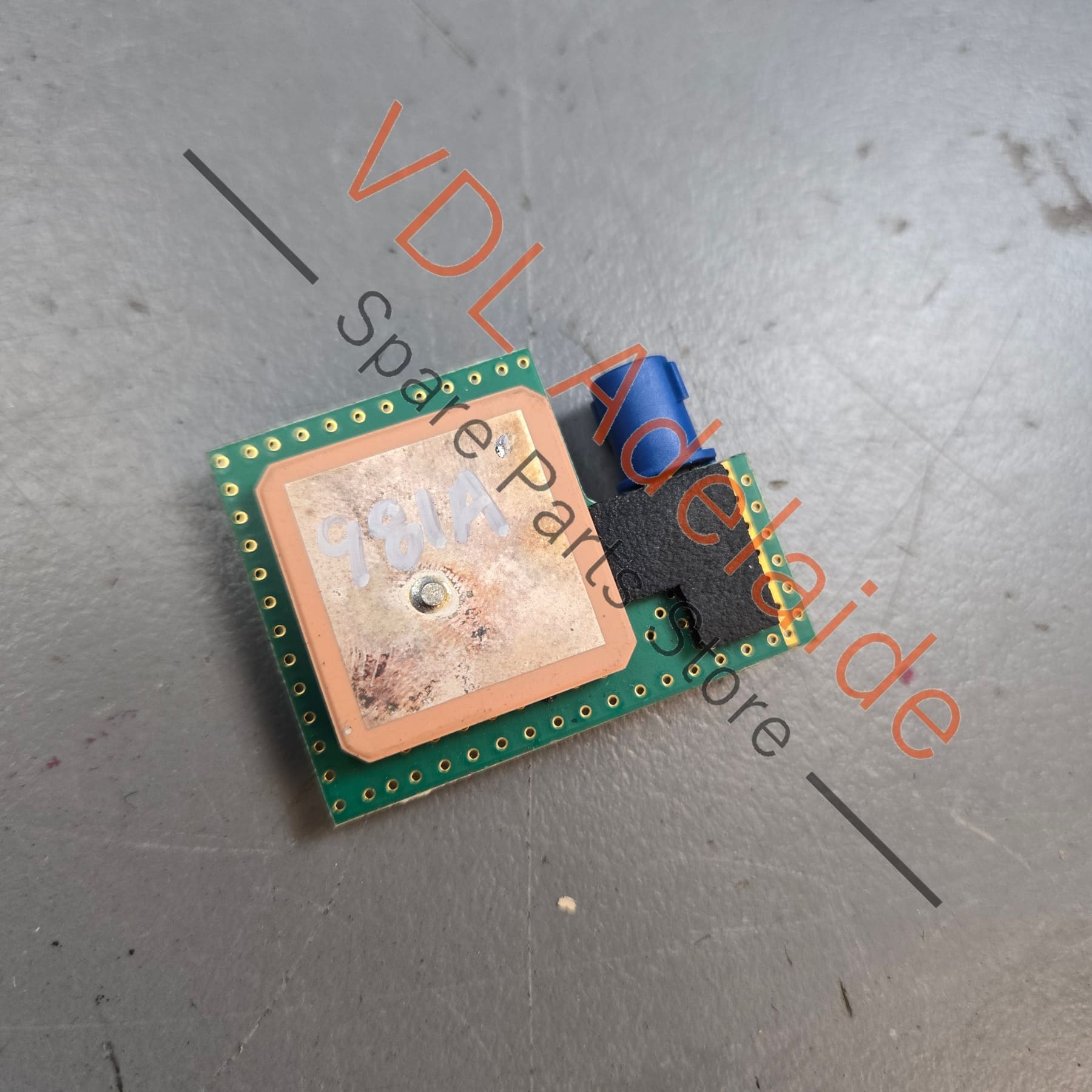 7PP035504A 9A703550401  Porsche Boxster GPS Nav Navigation Antenna 7PP035504A 9A703550401