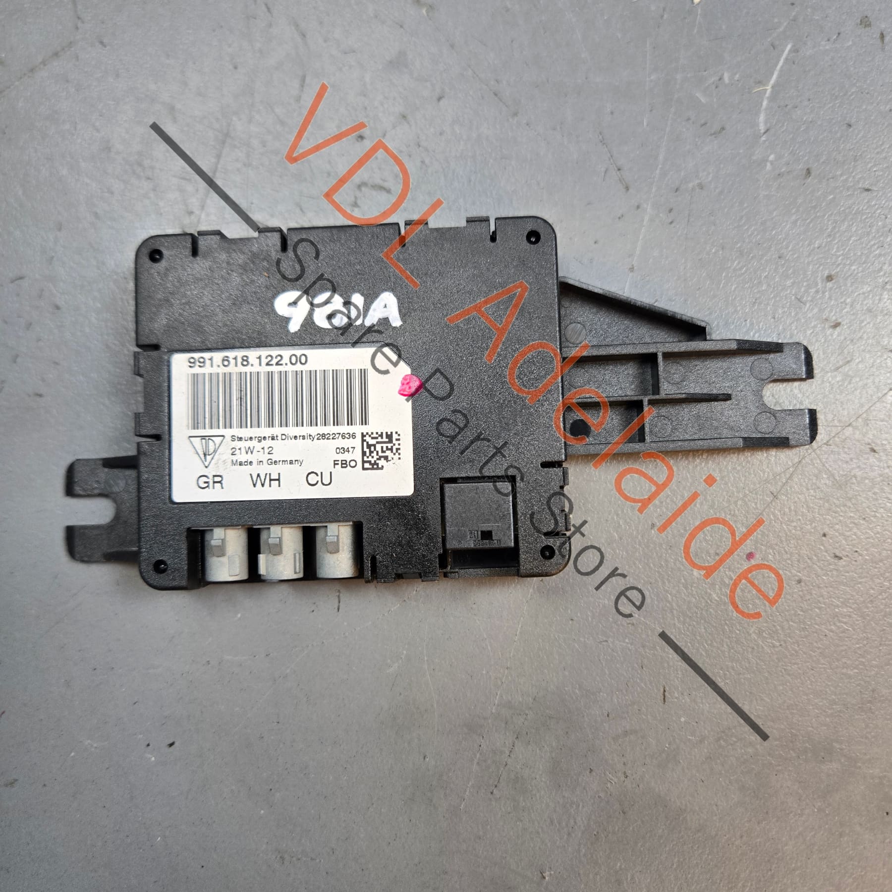 99161812200   Porsche Boxster Antenna Junction Box Control Unit 99161812200