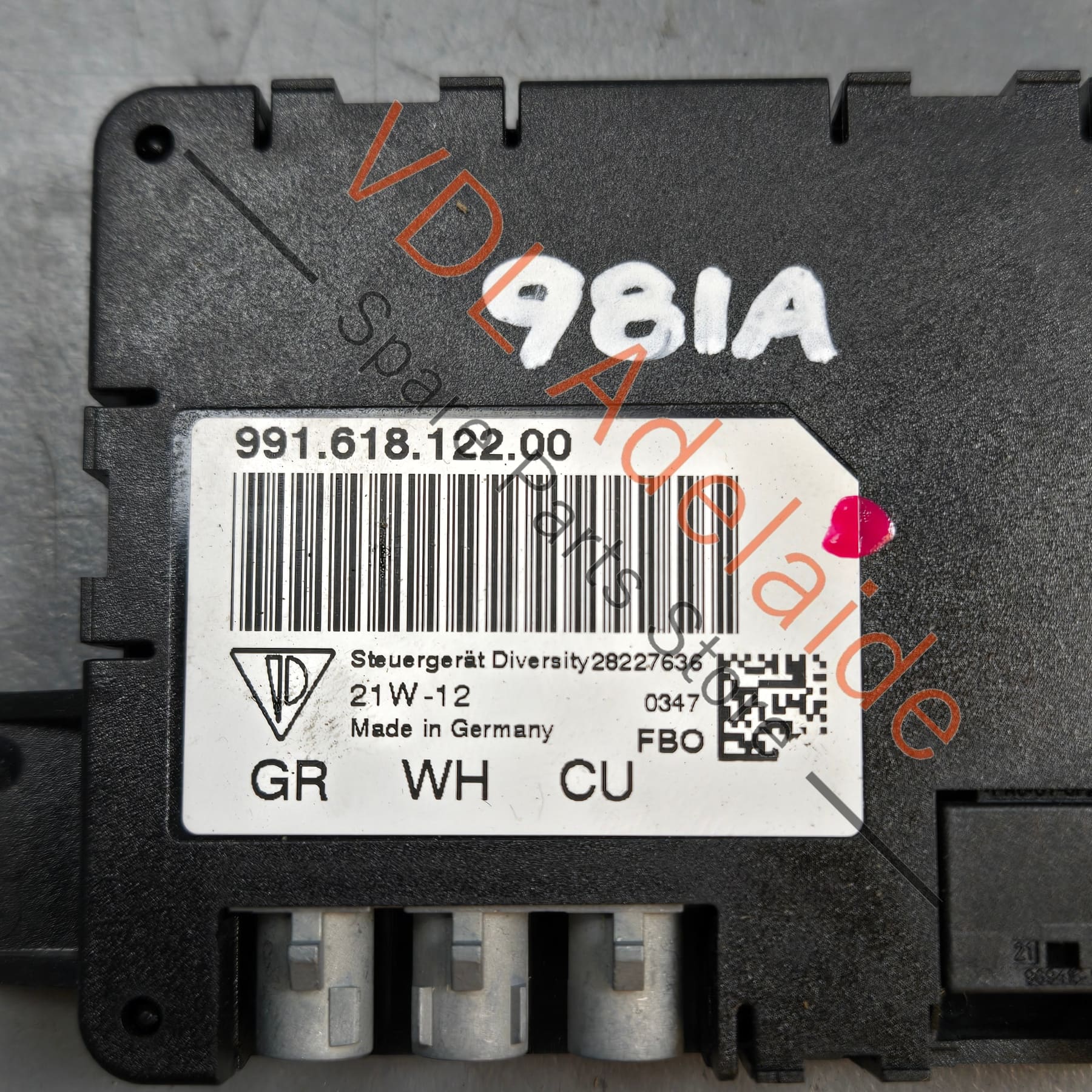 99161812200   Porsche Boxster Antenna Junction Box Control Unit 99161812200