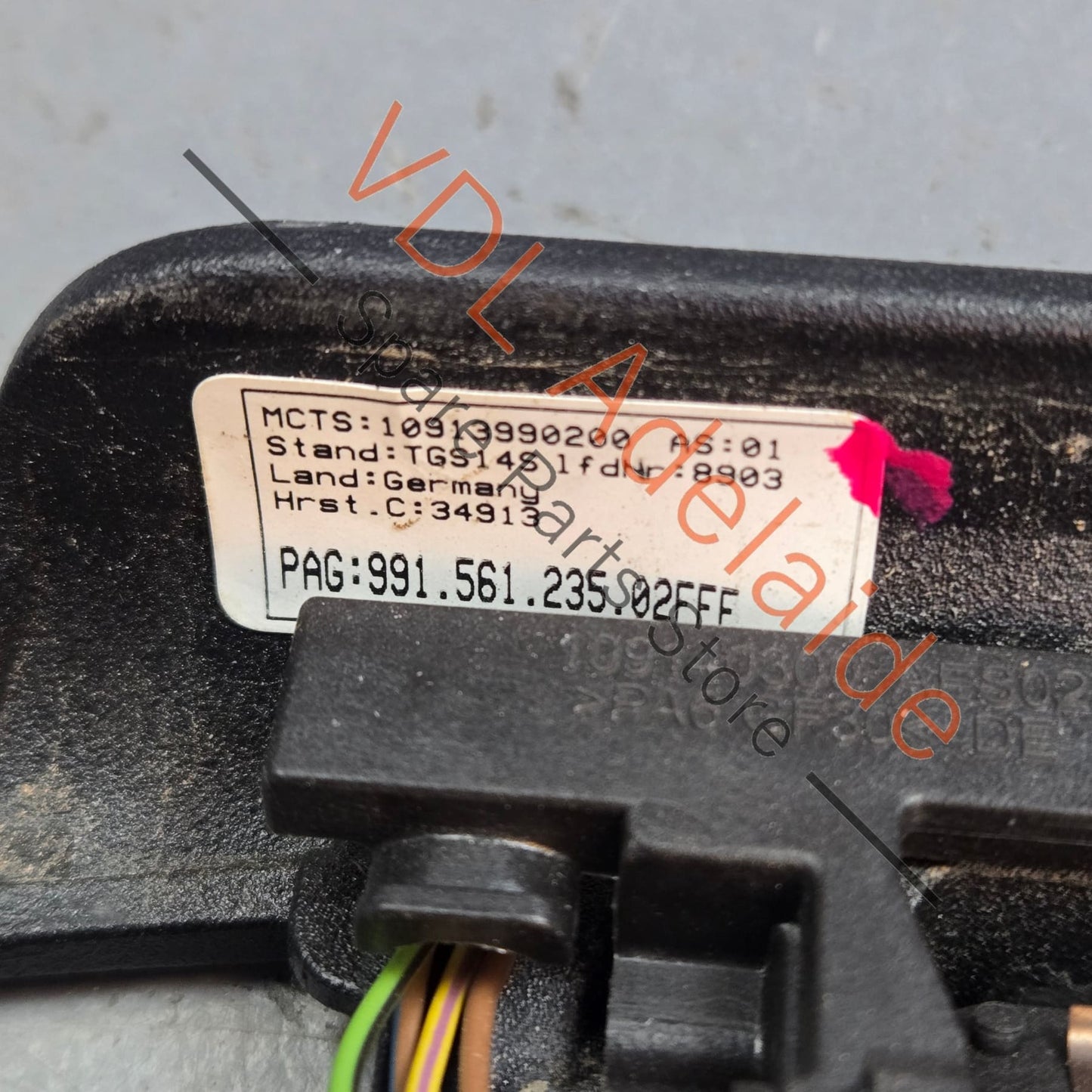 99156123502 9P1871544A5Q0  Porsche Boxster 981 Convertible Roof Front Catch Latch Bracket 99156123502 9P1871544A5Q0