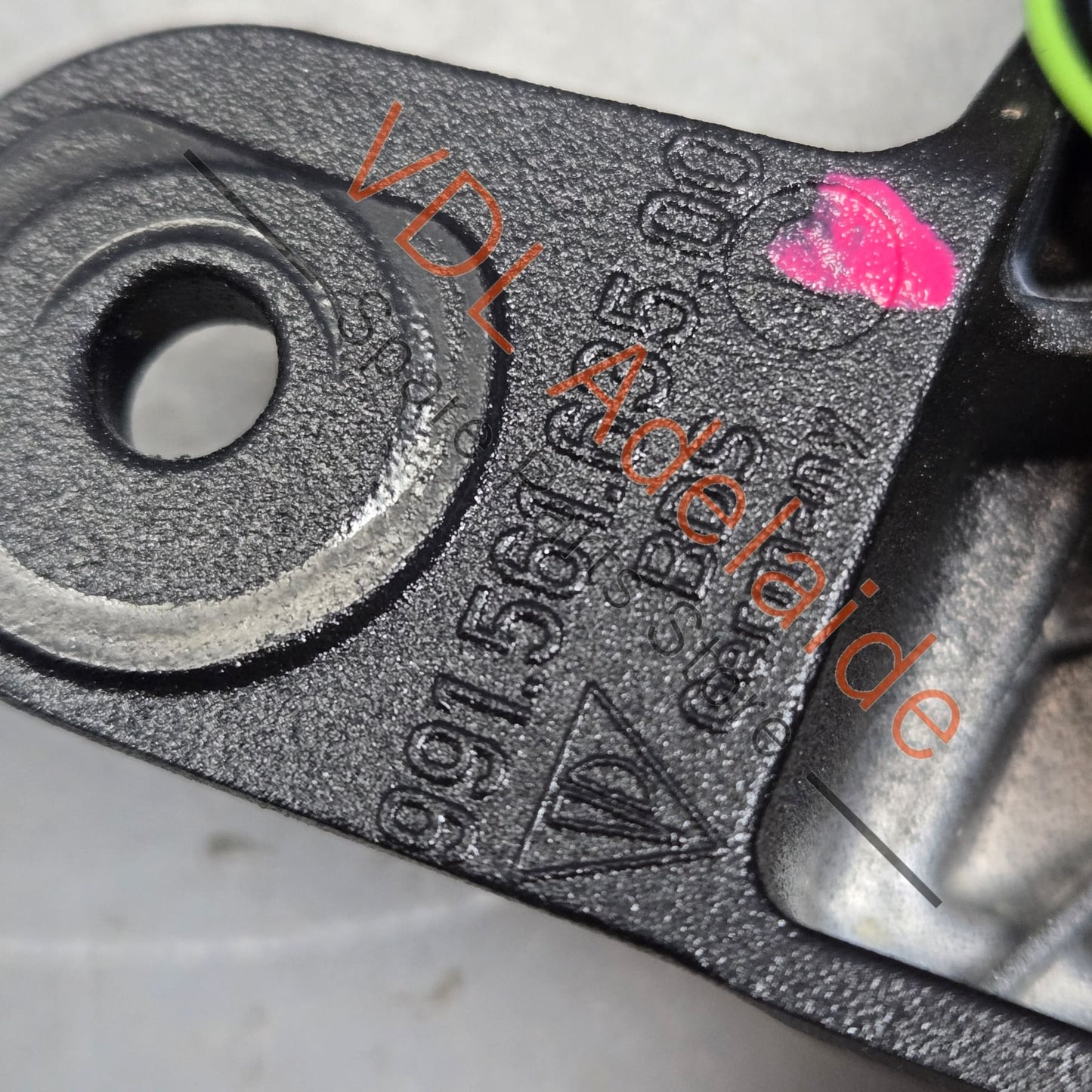 99156123502 9P1871544A5Q0  Porsche Boxster 981 Convertible Roof Front Catch Latch Bracket 99156123502 9P1871544A5Q0