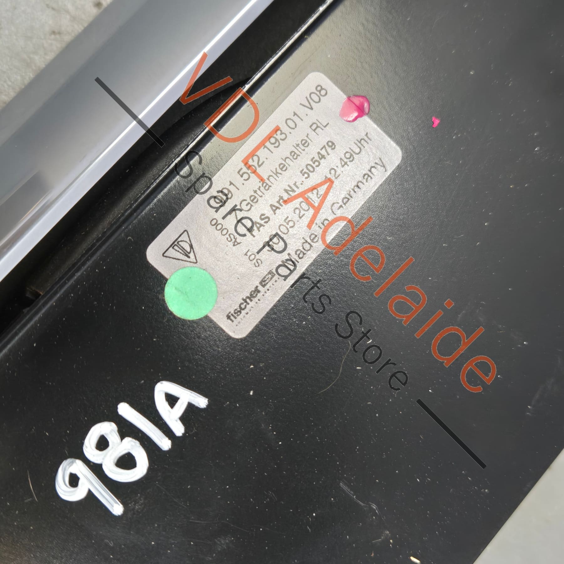 99155219305   Porsche Boxster Cayman 911 Drinks Cup Holder for Dashboard Interior Left Side 99155219305 V08