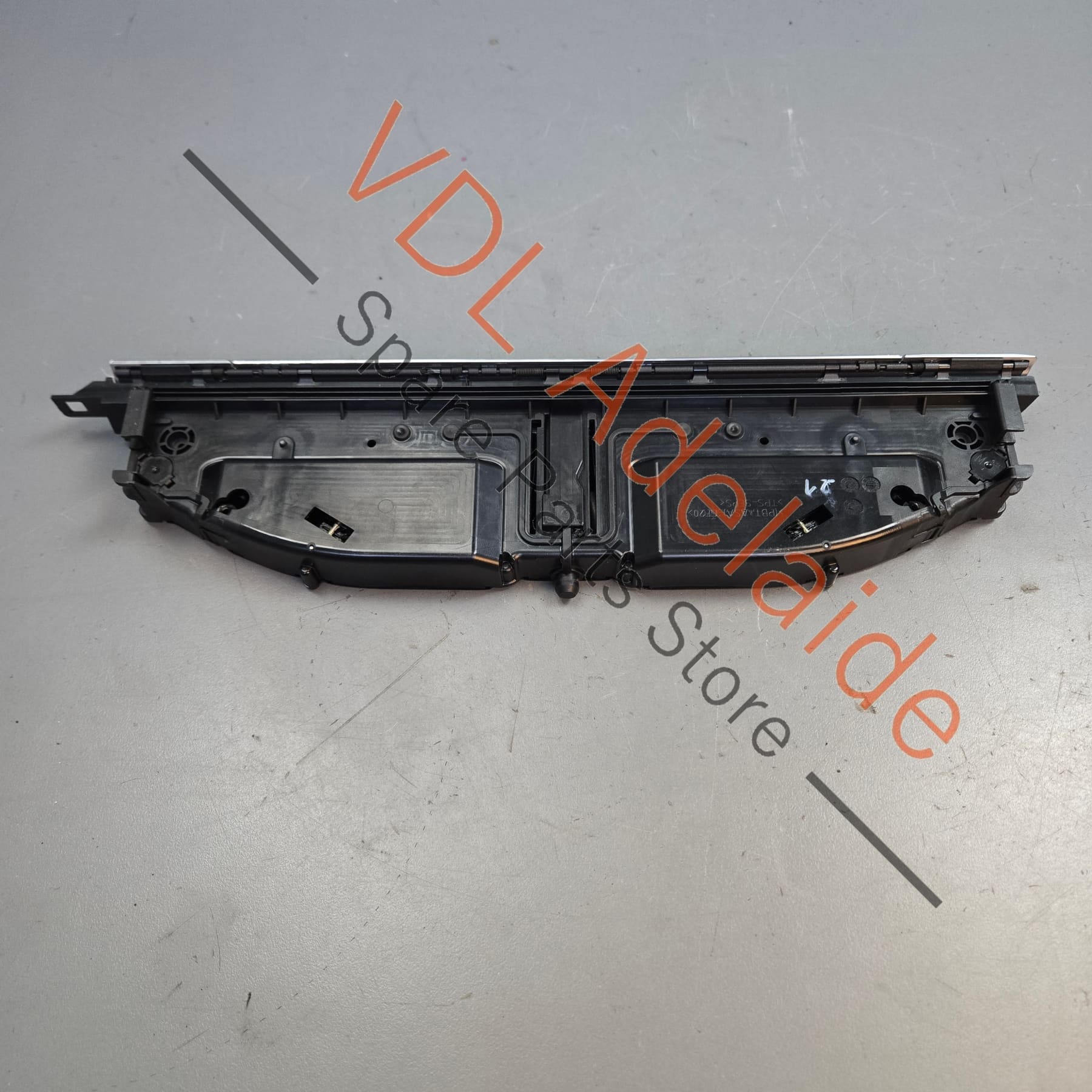 99155219305   Porsche Boxster Cayman 911 Drinks Cup Holder for Dashboard Interior Left Side 99155219305 V08