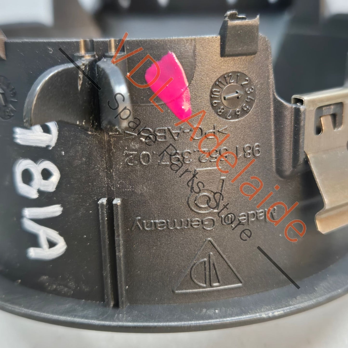 981552397025Q0   Porsche Boxster Cayman 981 Chrono Clock Stopwatch Installation Trim for Dash 98155239702