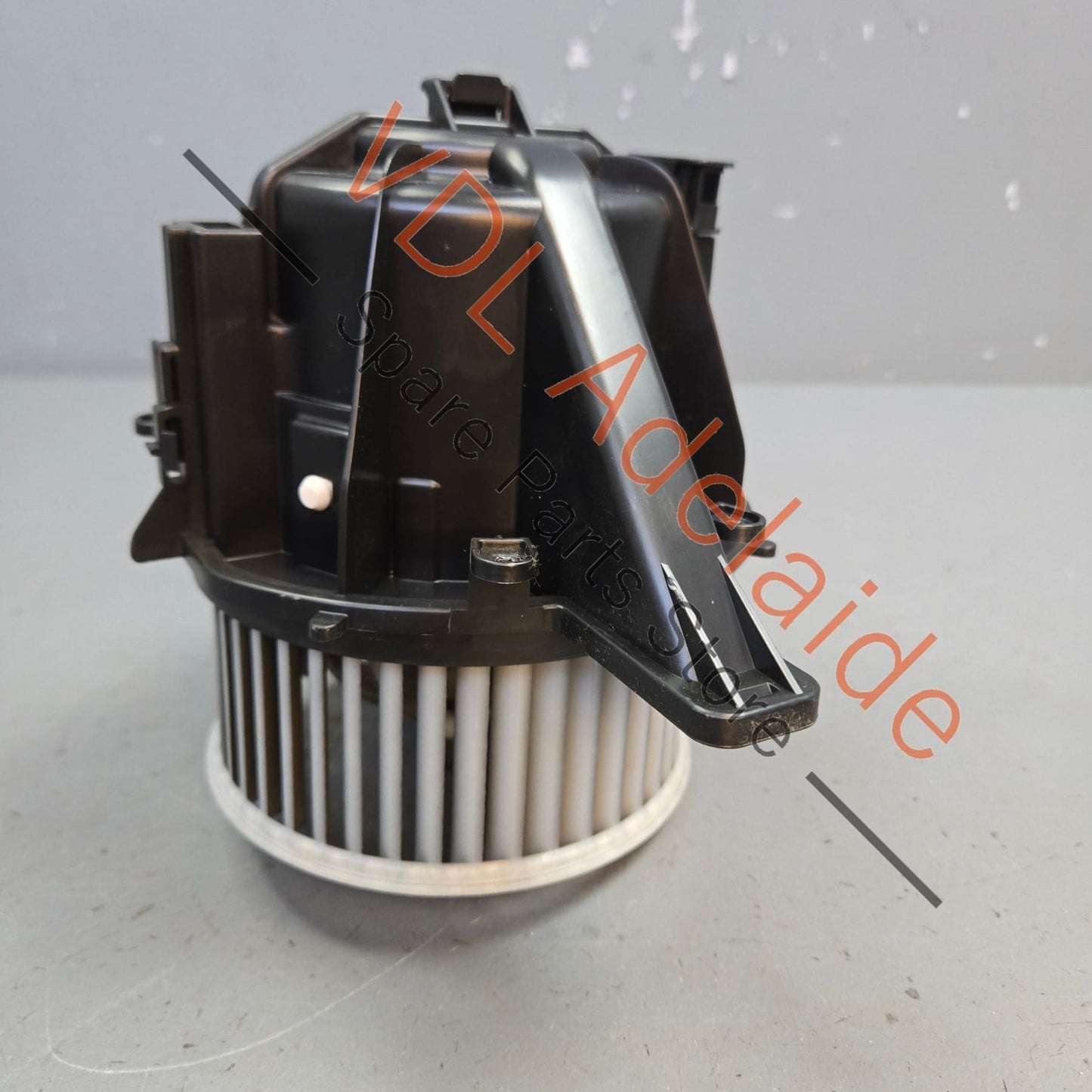 99157392201   Porsche Boxster Cayman 911 Dashboard Air Conditioning Blower Fan 99157392201