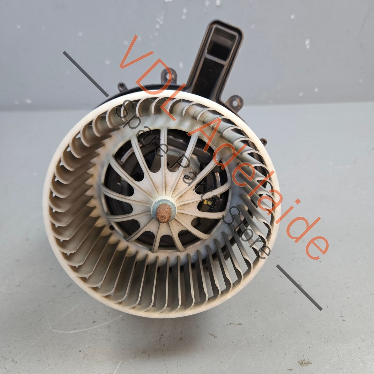 99157392201   Porsche Boxster Cayman 911 Dashboard Air Conditioning Blower Fan 99157392201