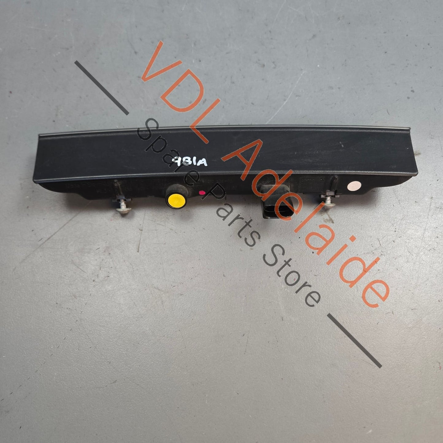 98163146502   Porsche Boxster 981 Rear Middle Fog Reverse Lamp Light 98163146502