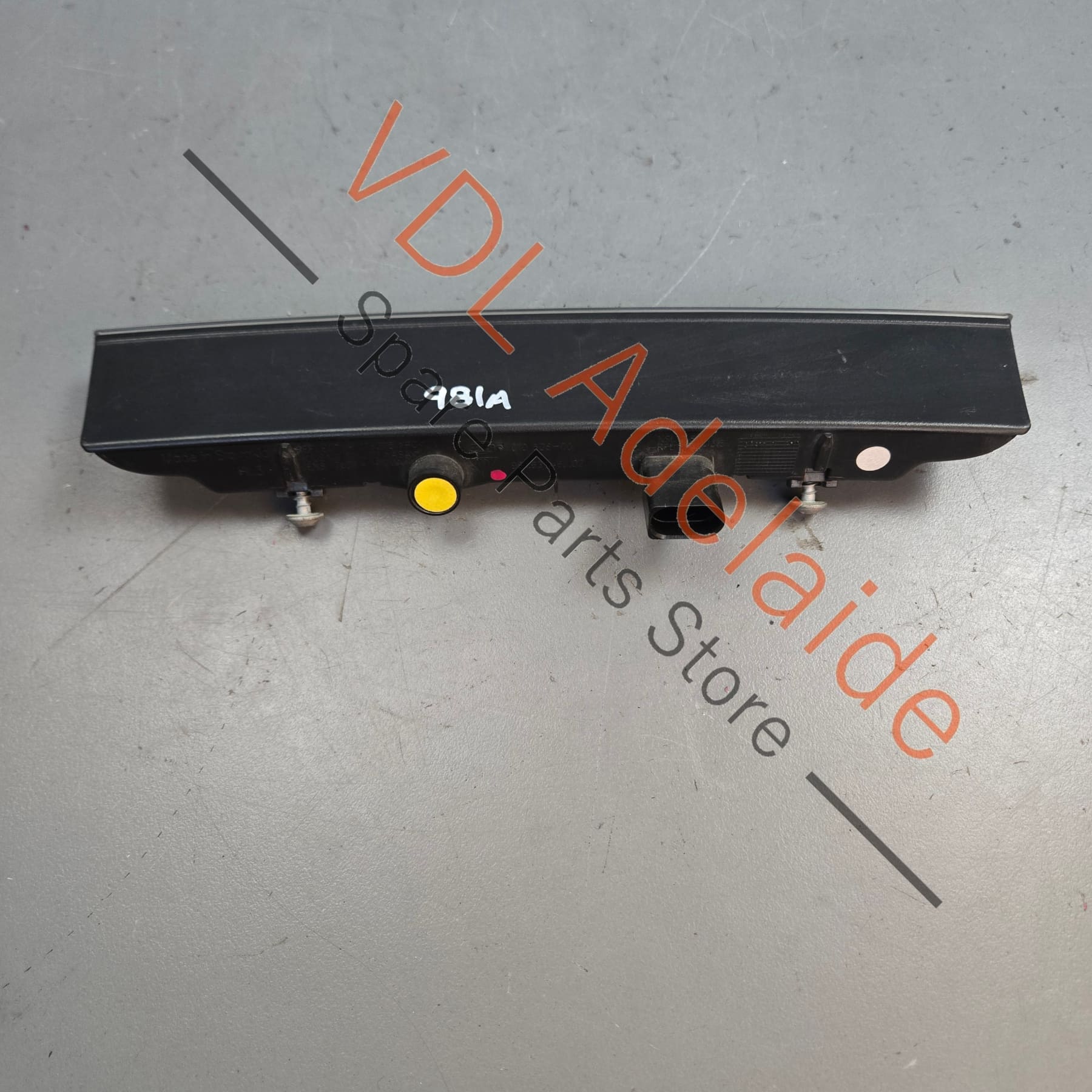 98163146502   Porsche Boxster 981 Rear Middle Fog Reverse Lamp Light 98163146502