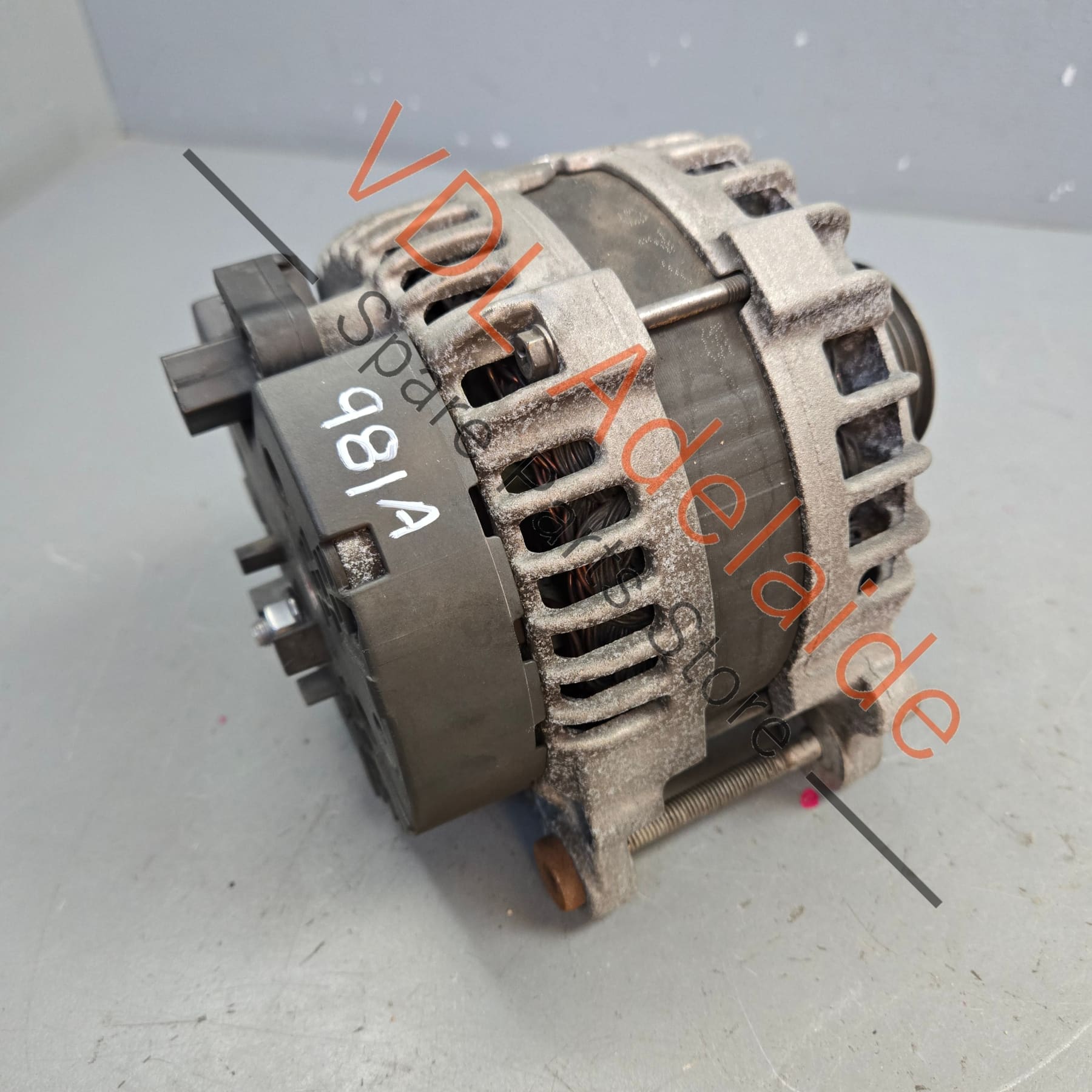 9A160301600 9A160301601  Porsche Cayman Boxster 2.7L Alternator 9A160301601 150A Bosch