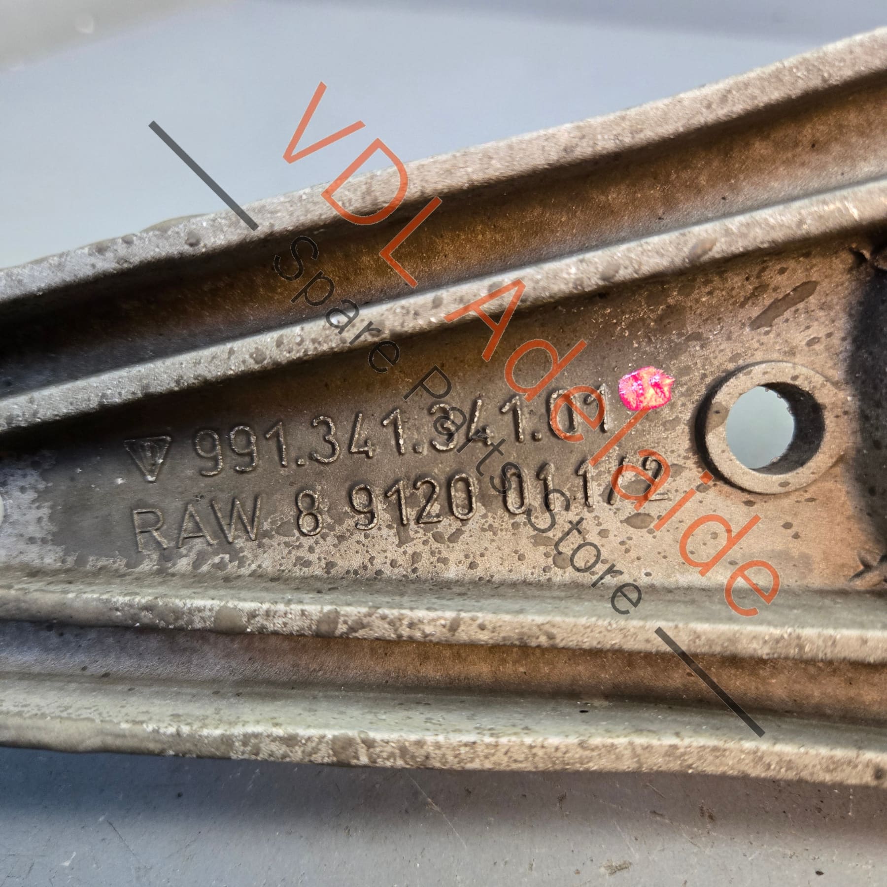 99134134101 98133105300 98133105302 Porsche 911 Boxster Cayman Lower Control Arm Wishbone 99134134101 98133105302