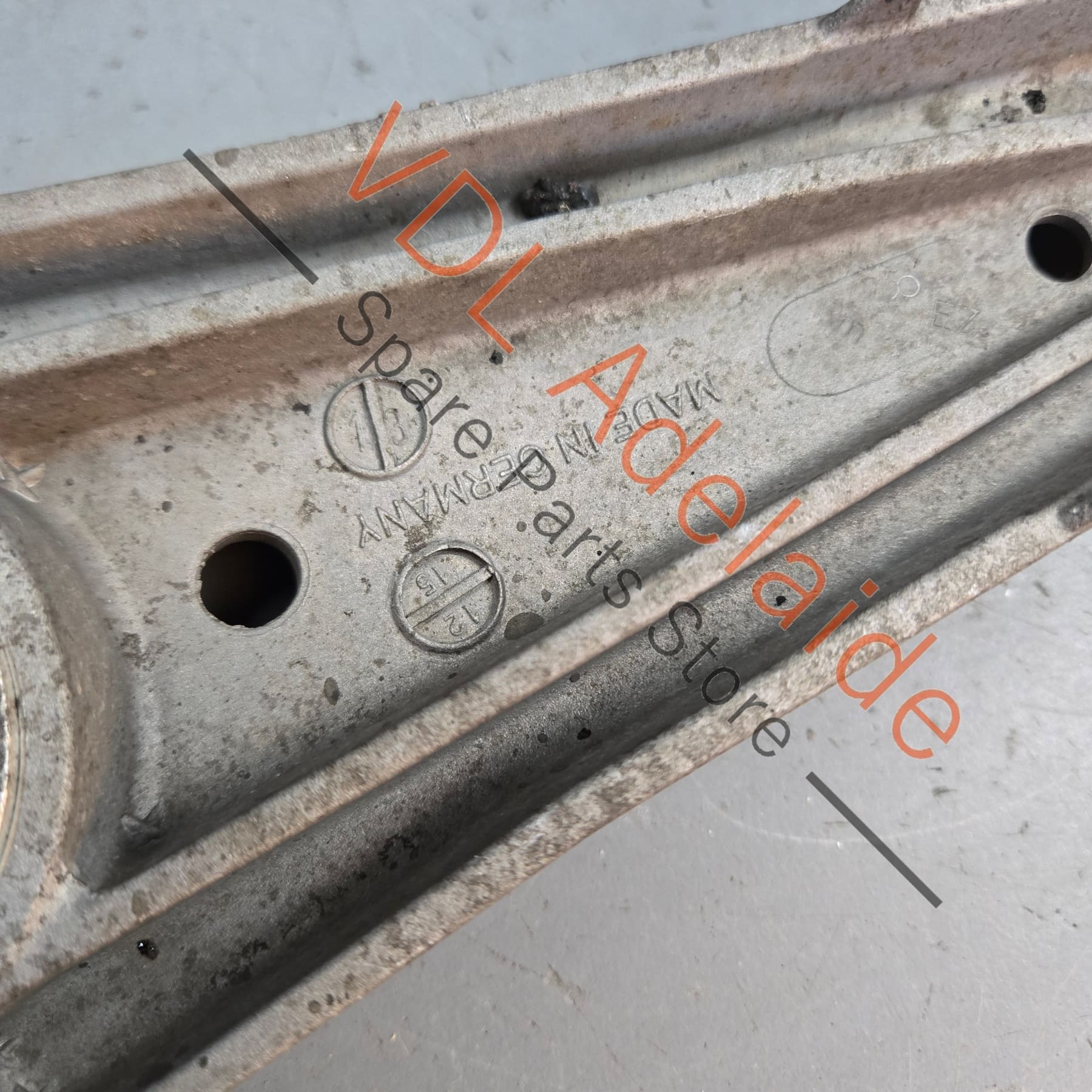 99134134101 98133105300 98133105302 Porsche 911 Boxster Cayman Lower Control Arm Wishbone 99134134101 98133105302