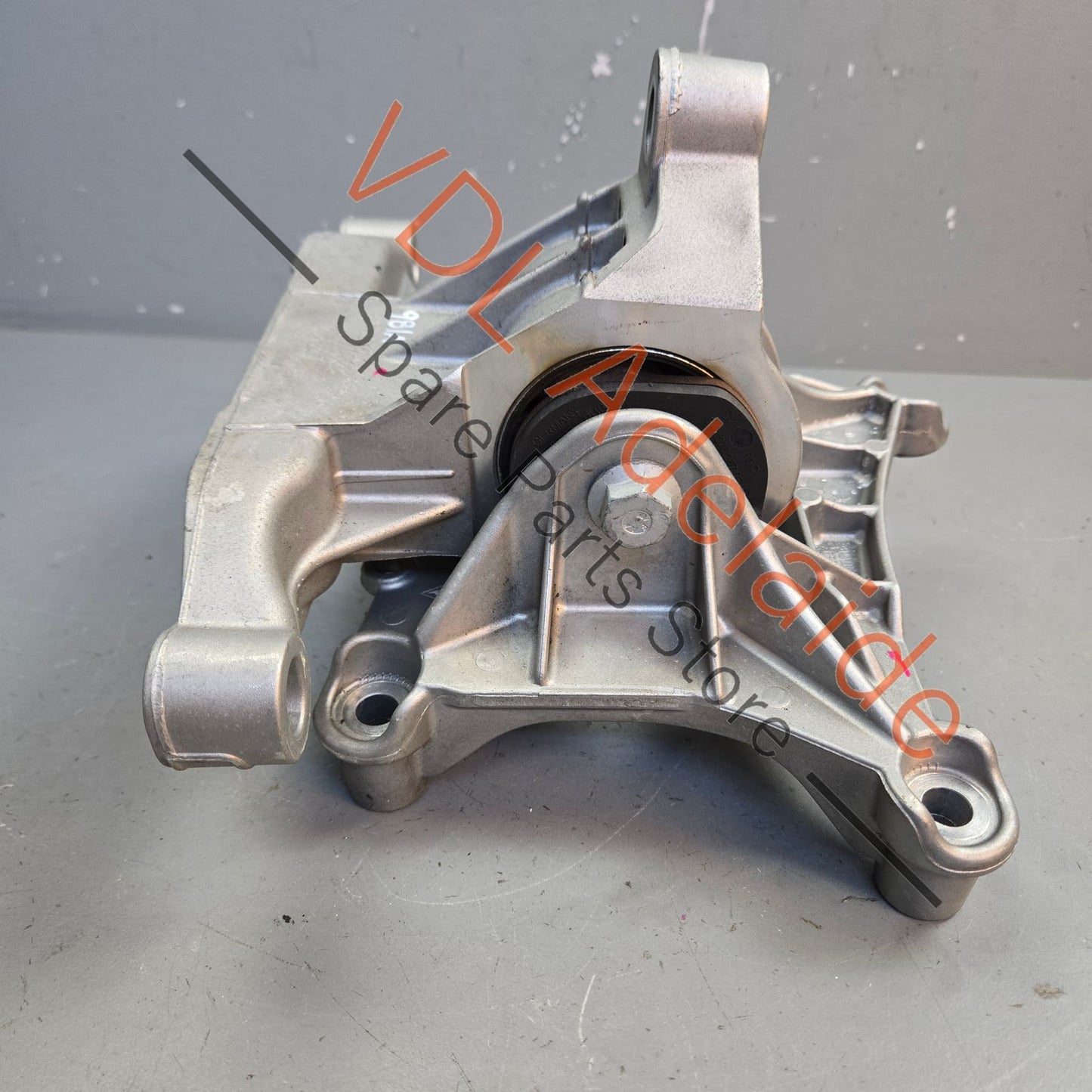 9A137501104 9A137504602 Porsche Cayman Boxster Engine Support Bracket Mount Mounting 9A137501104 9A137504602