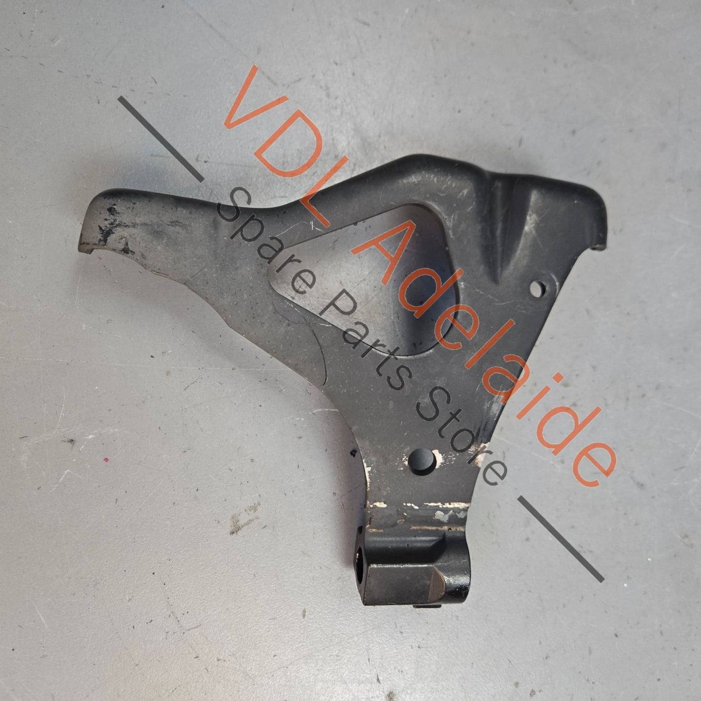 98137519500 Porsche Cayman Boxster Left Side Engine Mount Bracket 98137519500