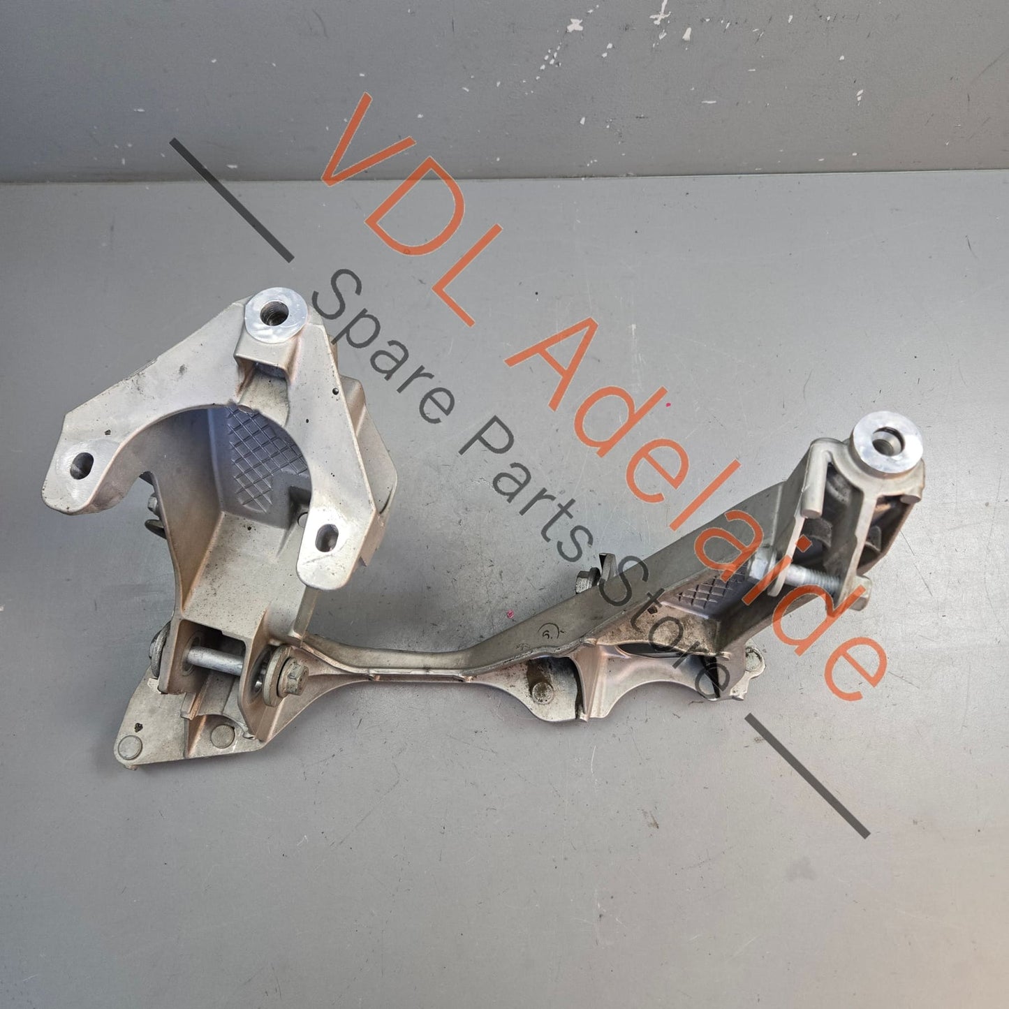 98133105105 98133105108  Porsche Boxster Cayman Rear Left Subframe Engine & Suspension Carrier Bracket 98133105108  98133105105