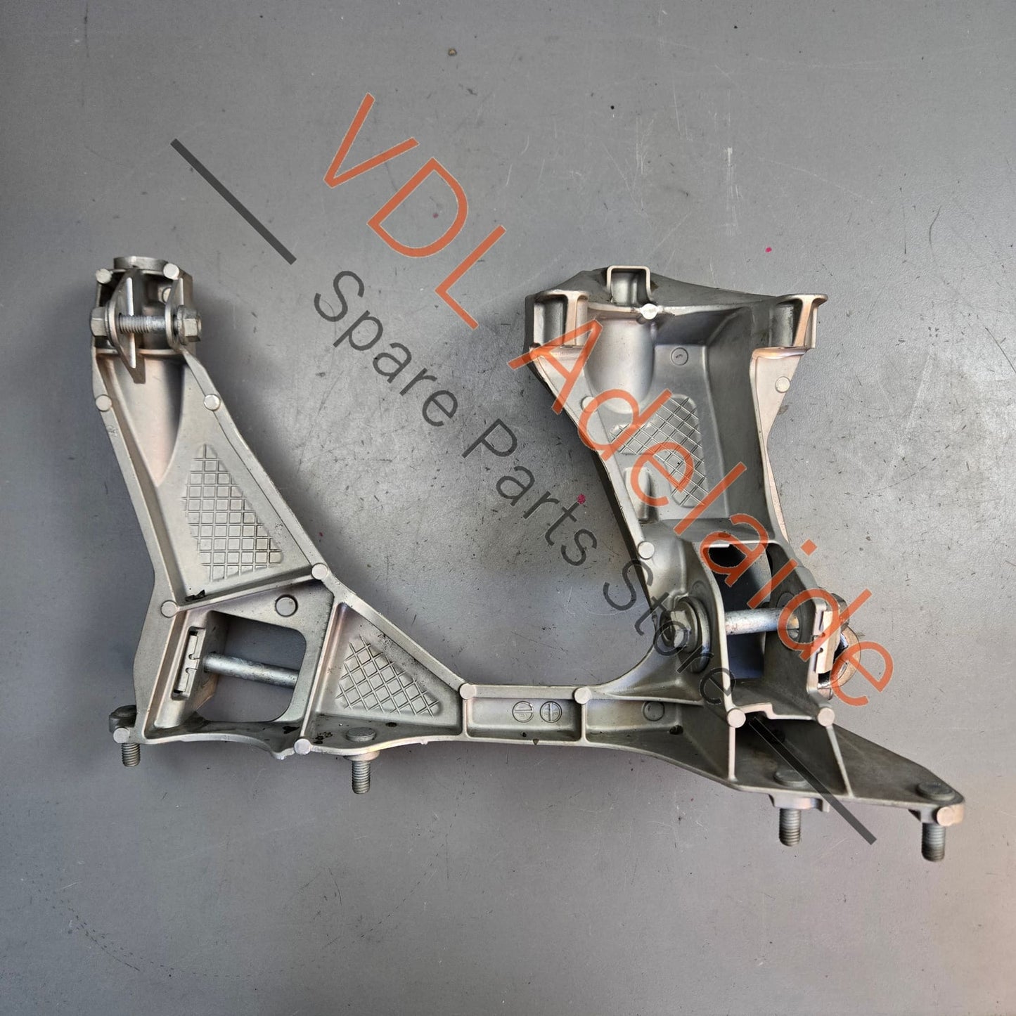 98133105205 98133105208  Porsche Boxster Cayman Rear Right Subframe Engine & Suspension Carrier Bracket 98133105208  98133105205