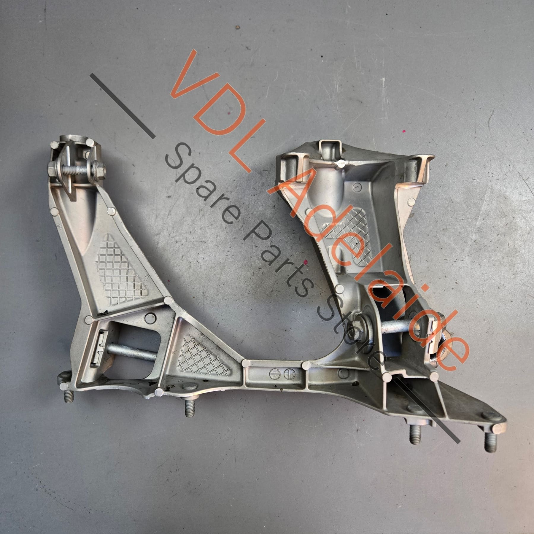 98133105205 98133105208  Porsche Boxster Cayman Rear Right Subframe Engine & Suspension Carrier Bracket 98133105208  98133105205