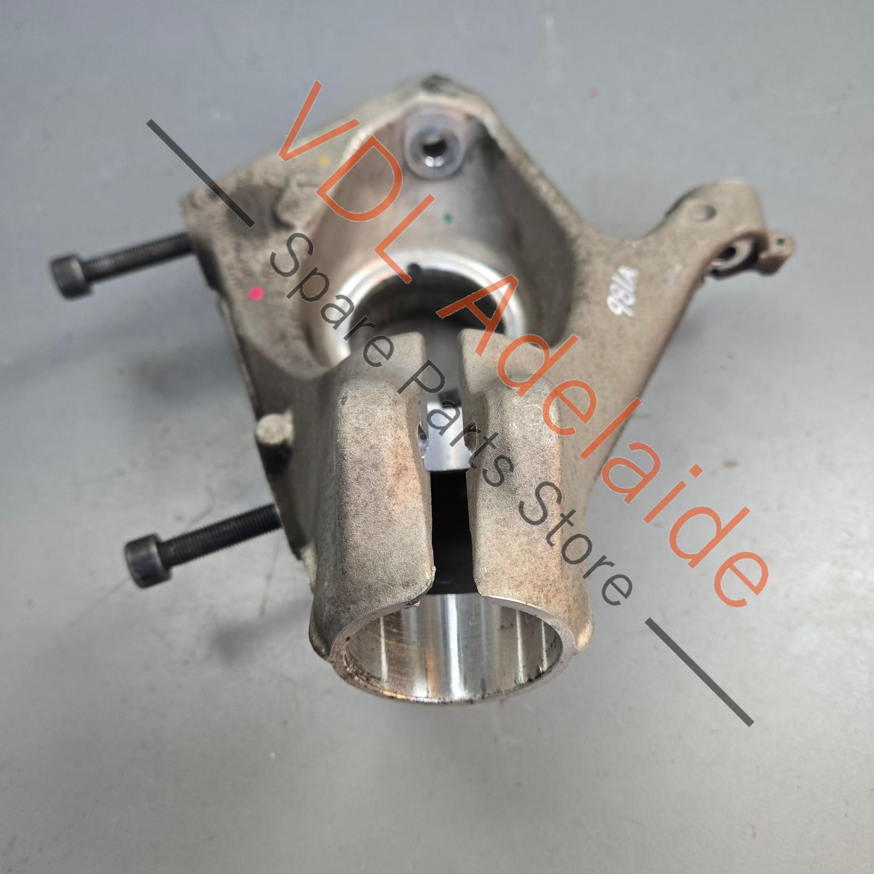 99134165804 99134165804  Porsche 911 Boxster Cayman Front Right Wheel Bearing Hub Knuckle Spindle 99134115806