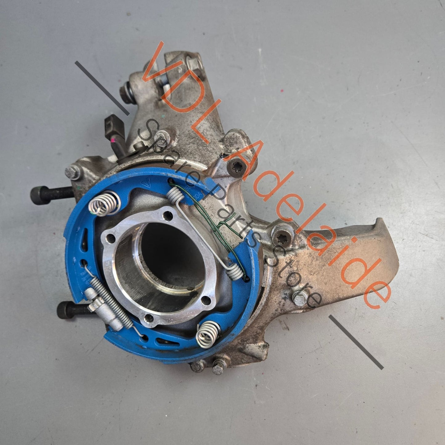 98133165705 982505051J 98133115707 Porsche 911 Cayman Boxster Rear Left Hub Spindle Wheel Bearing Housing Knuckle 982505051J 98133165705 98133115707