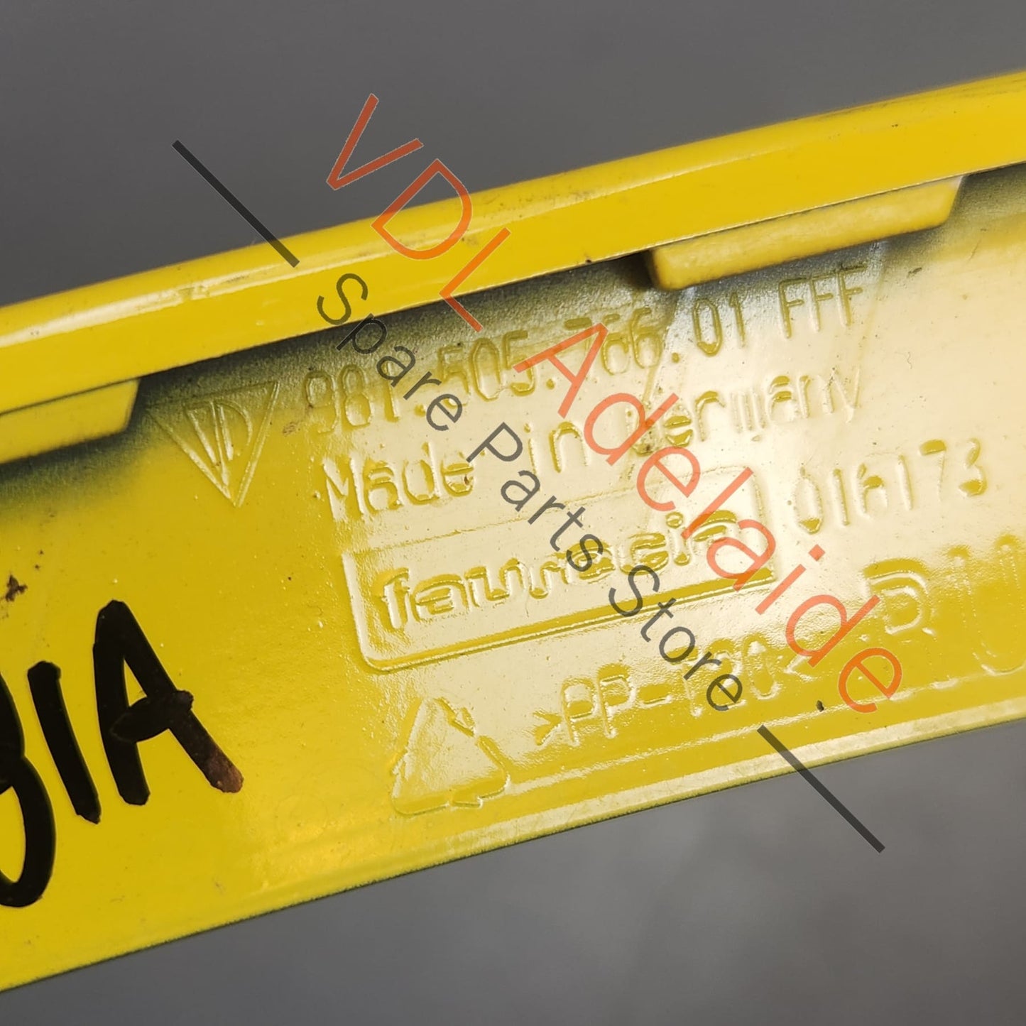 98150576601 98150576600   Porsche Boxster Cayman 981 Front Right Bumper Lower Spoiler Grille Fin 98150576600 G2X