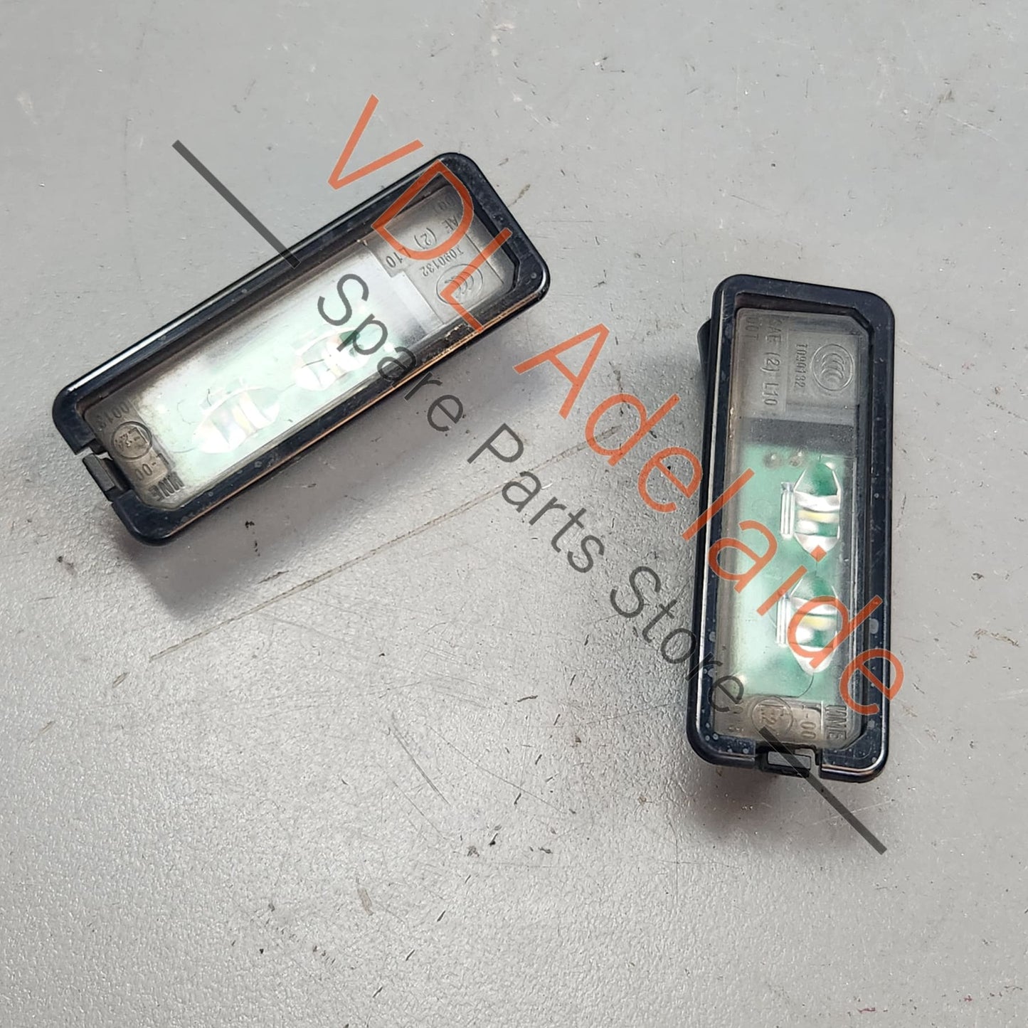 1K8943021C PAB943021   Porsche Audi VW LED Licence Plate Light Pair 1K8943021C PAB943021