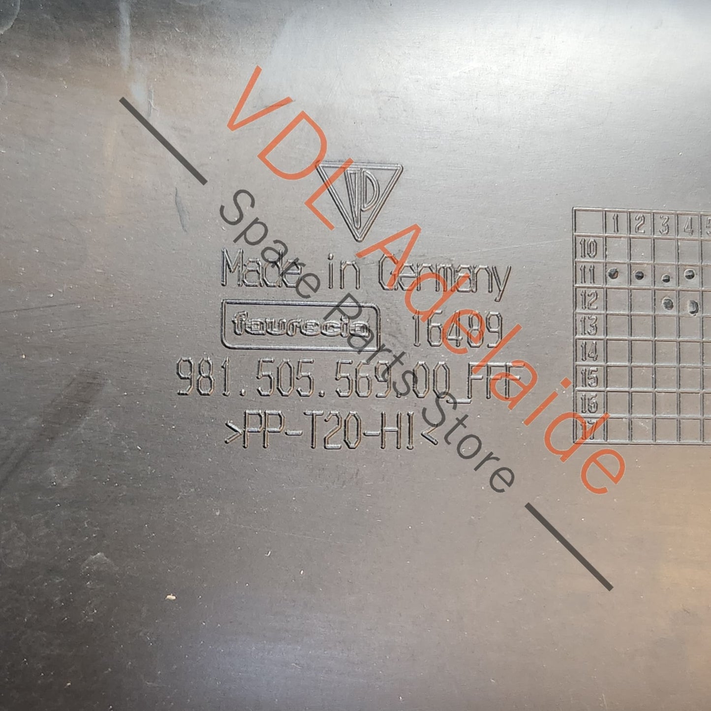 981506000000    Porsche Boxster Cayman 981 Front Bumper Centre Grille Trim 98150556900