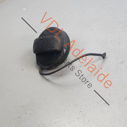 99120124101    Porsche Boxster Cayman 911 Fuel Gas Cap with Strap 99120124101