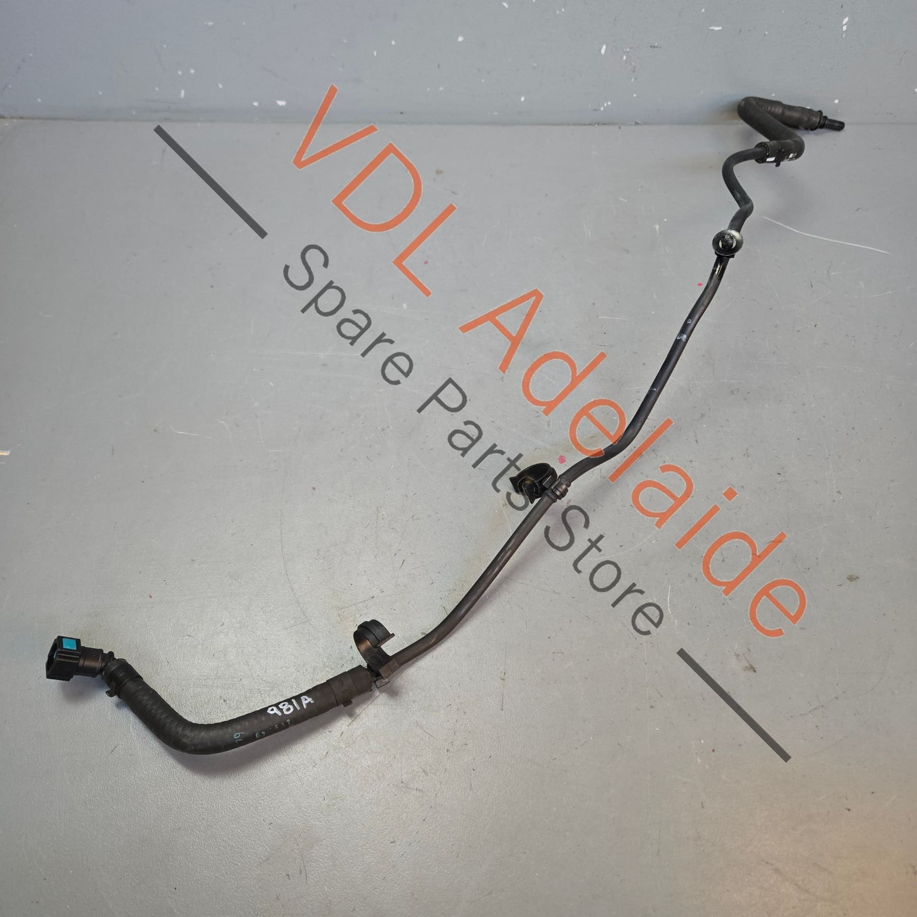 98110668202    Porsche Cayman Boxster Coolant Bleeder Vent Hose 98110668202