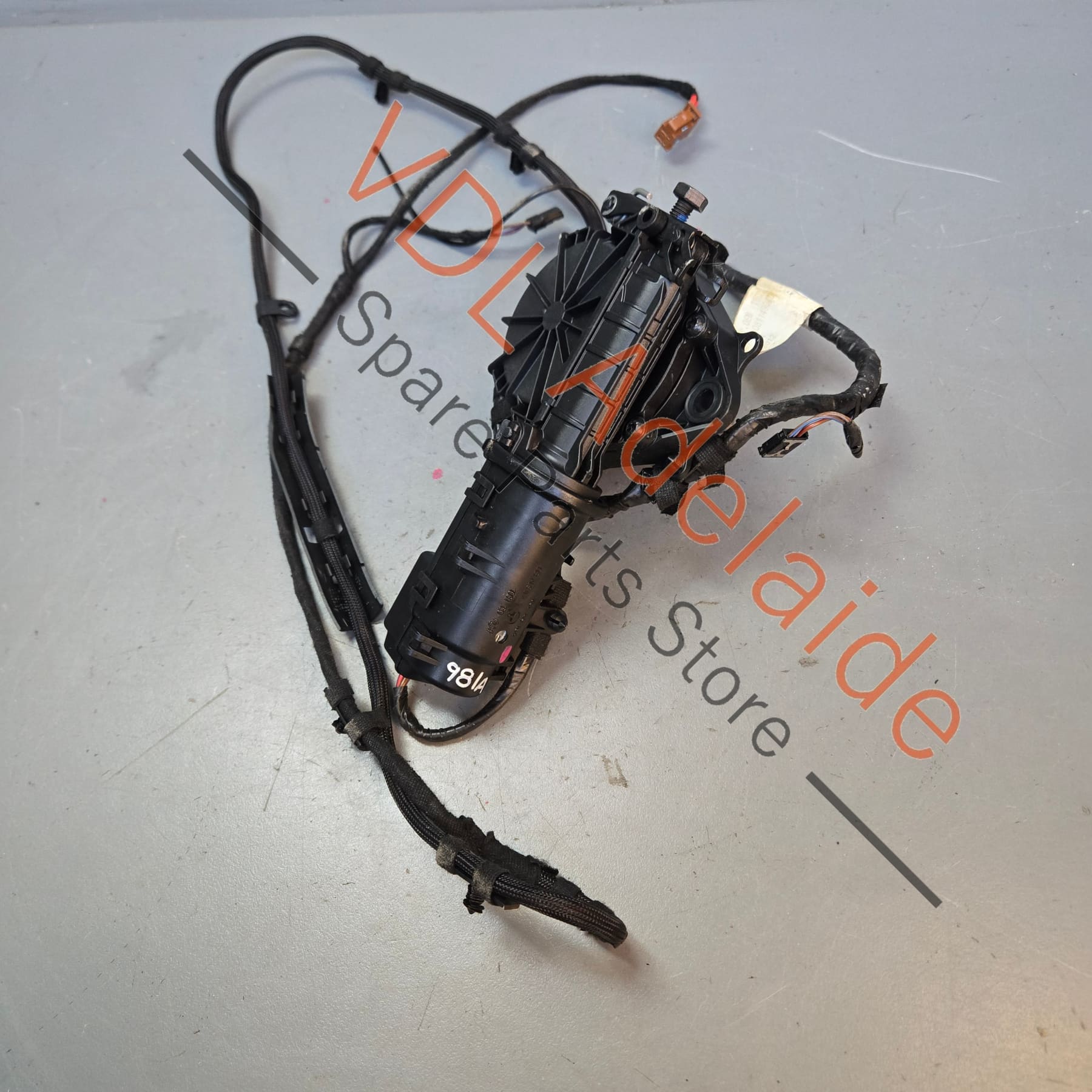 98156192401 98156192601   Porsche Boxster 981 Right Convertible Roof Motor & Gearbox 98156192400 98156192601