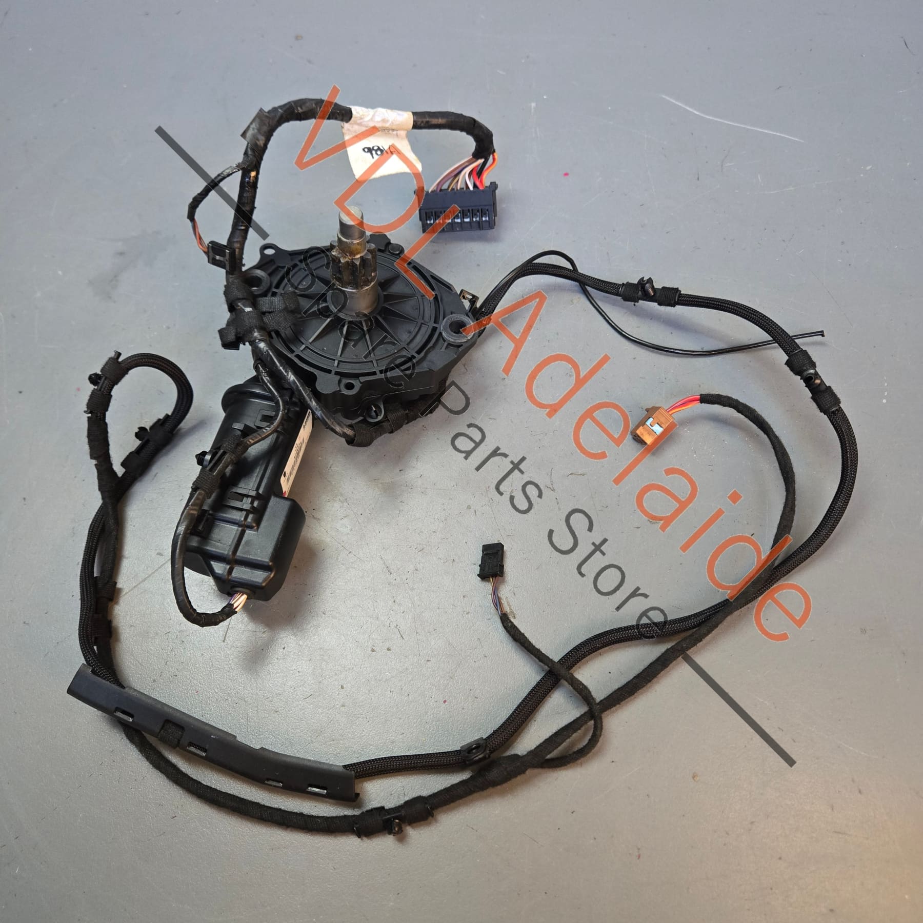 98156192401 98156192601   Porsche Boxster 981 Right Convertible Roof Motor & Gearbox 98156192400 98156192601