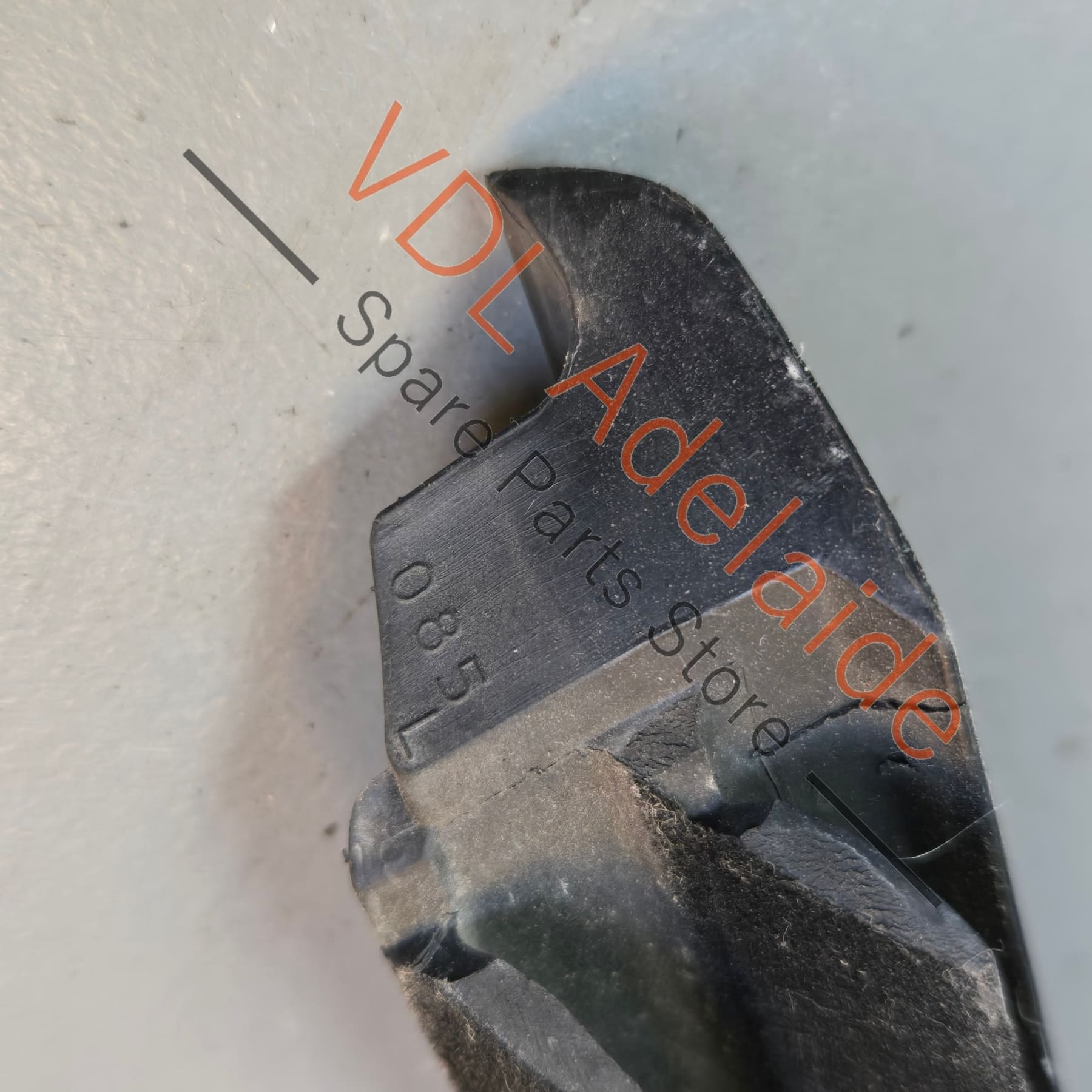 98153708501 98153708502   Porsche Boxster Cayman Left Side Door Aperture Window Slot Seal 98153708501