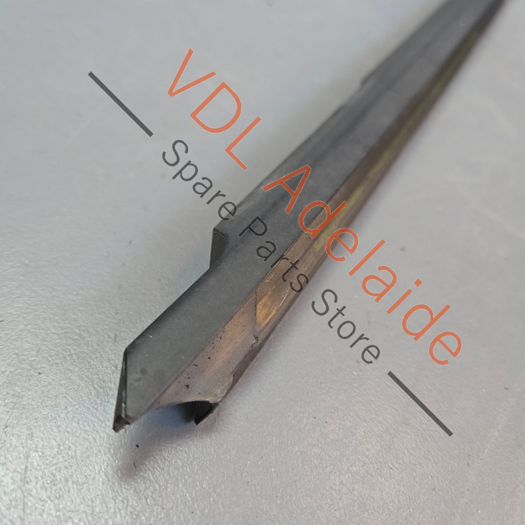 98153708501 98153708502   Porsche Boxster Cayman Left Side Door Aperture Window Slot Seal 98153708501