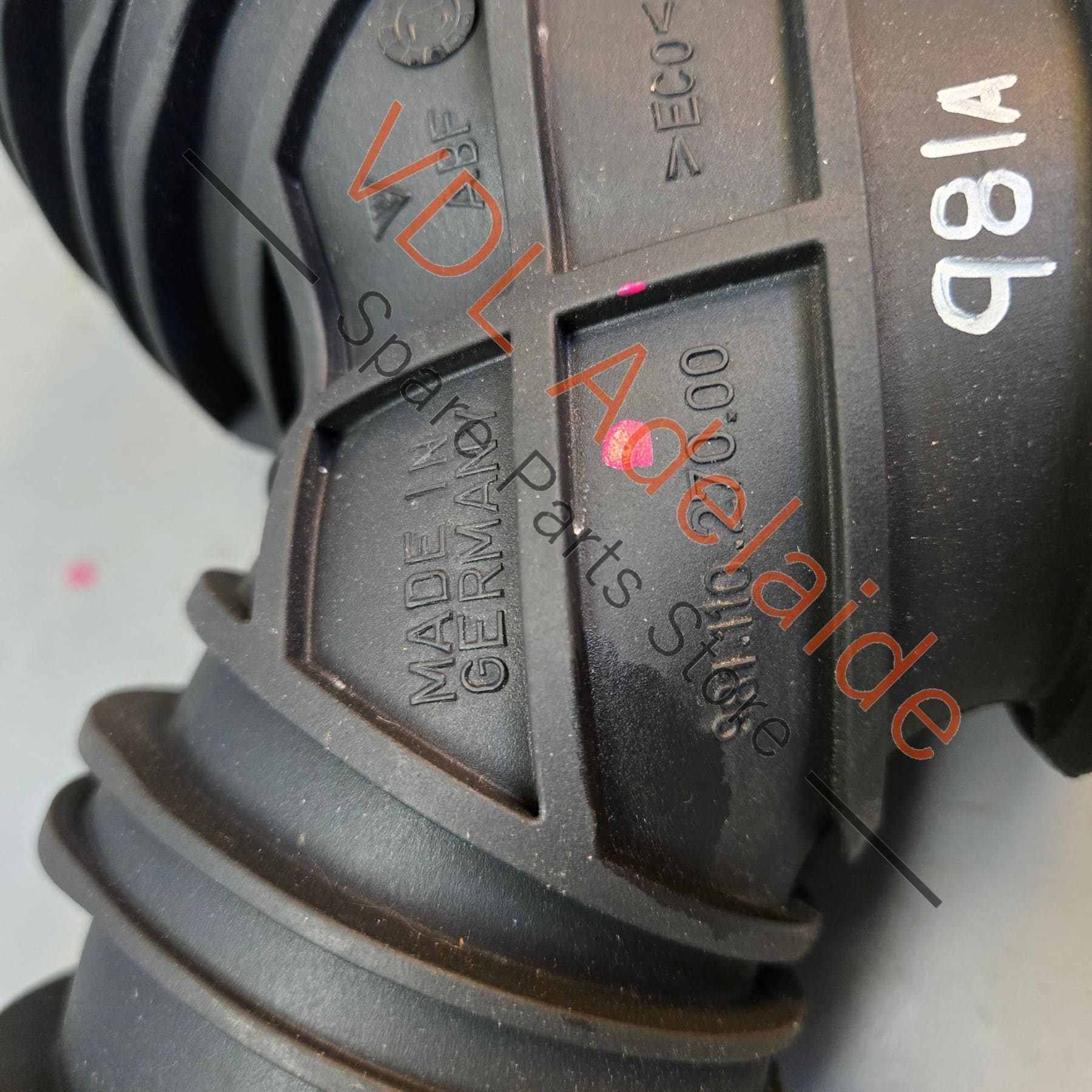 98111027000    Porsche Cayman Boxster Air Intake Tube Y Pipe Hose 98111027000