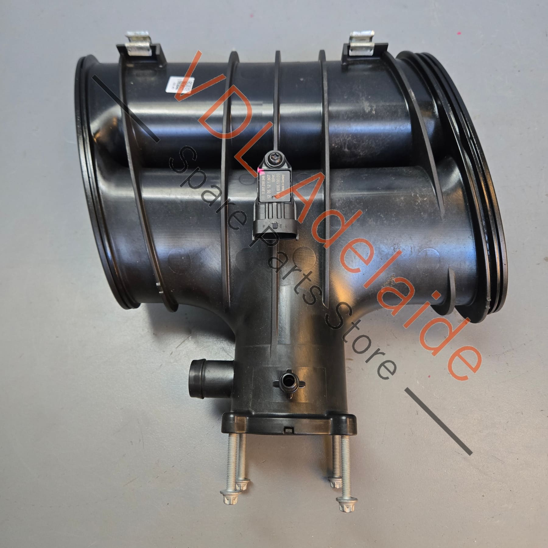 9A111012030    Porsche Intake Air Distributor Resonator for A122 2.7L 9A111012030