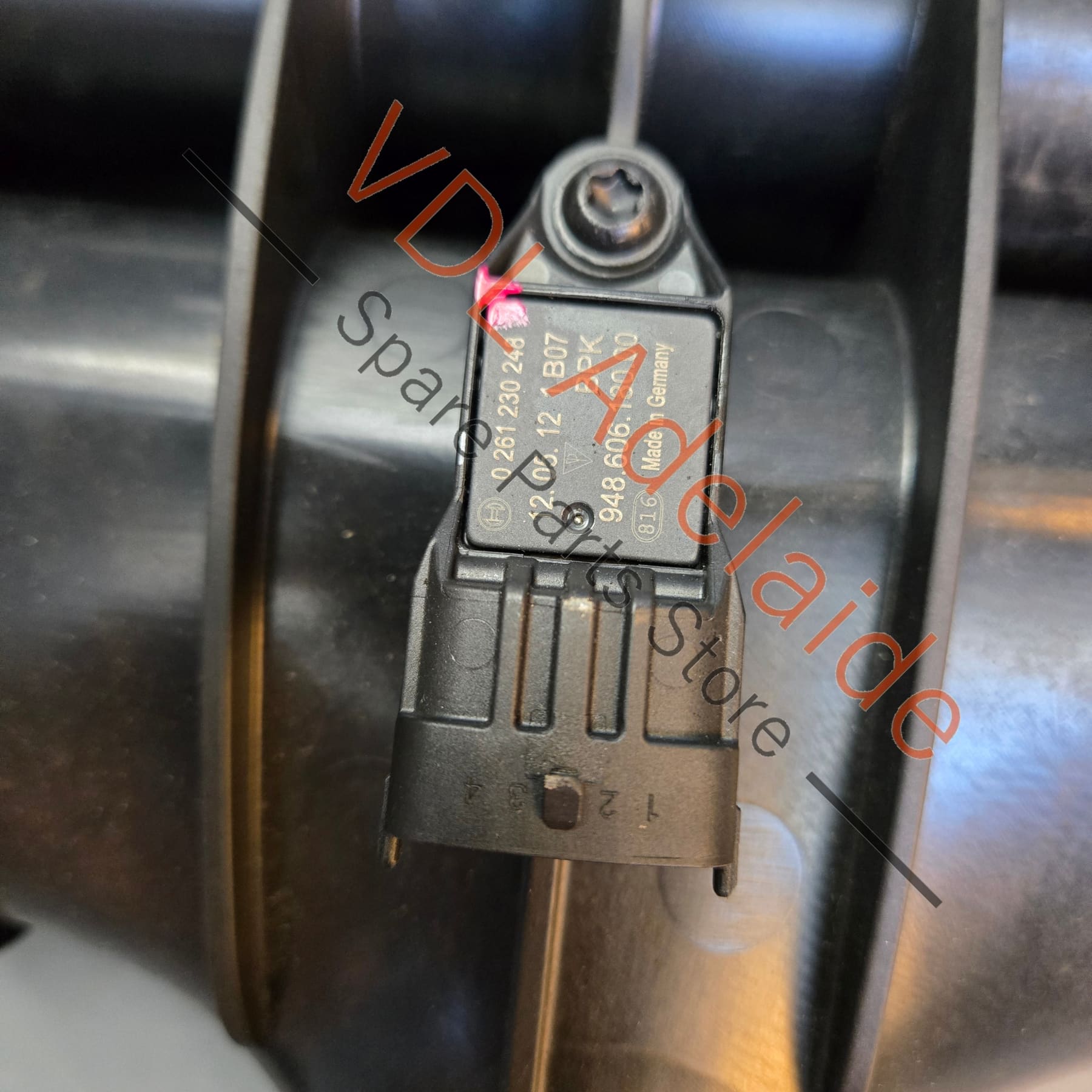 9A111012030    Porsche Intake Air Distributor Resonator for A122 2.7L 9A111012030