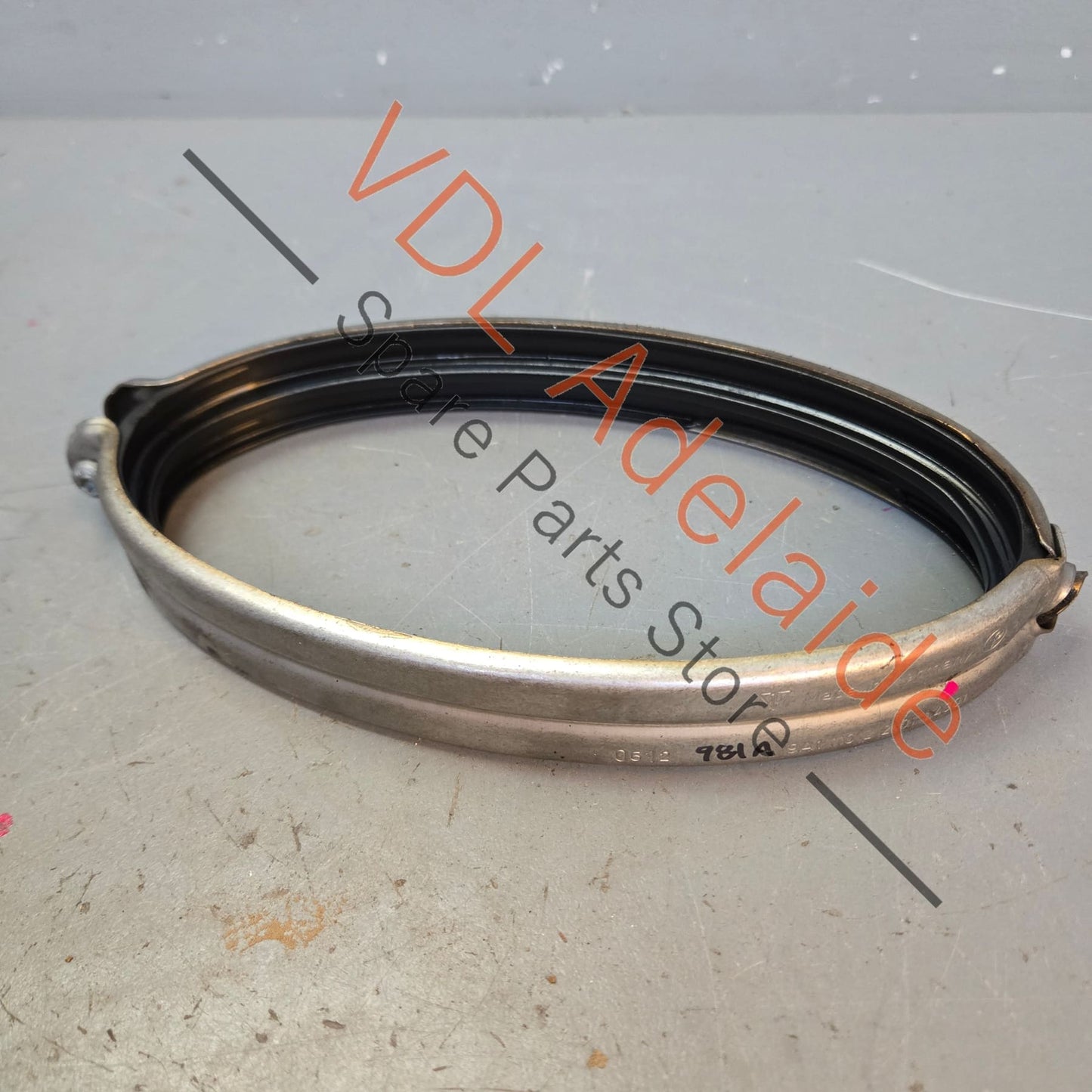 9A111021001 9A111021201 9A111021301  Porsche Intake Air Distributor Resonator Clamp for A122 2.7L 9A111021001 9A111021201 9A111021301