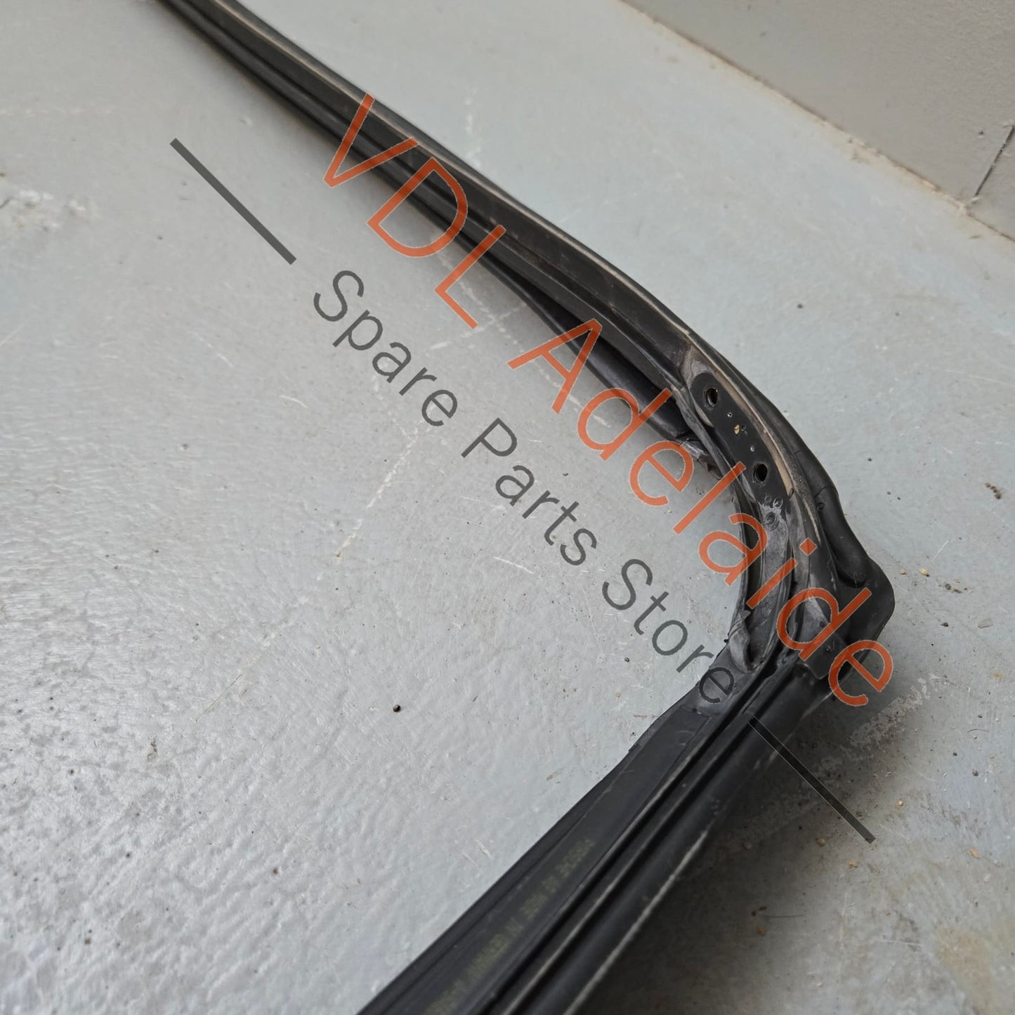 98153707702 98153707704   Porsche Boxster 981 Windscreen Windshield Frame Seal Rubber 98153707704