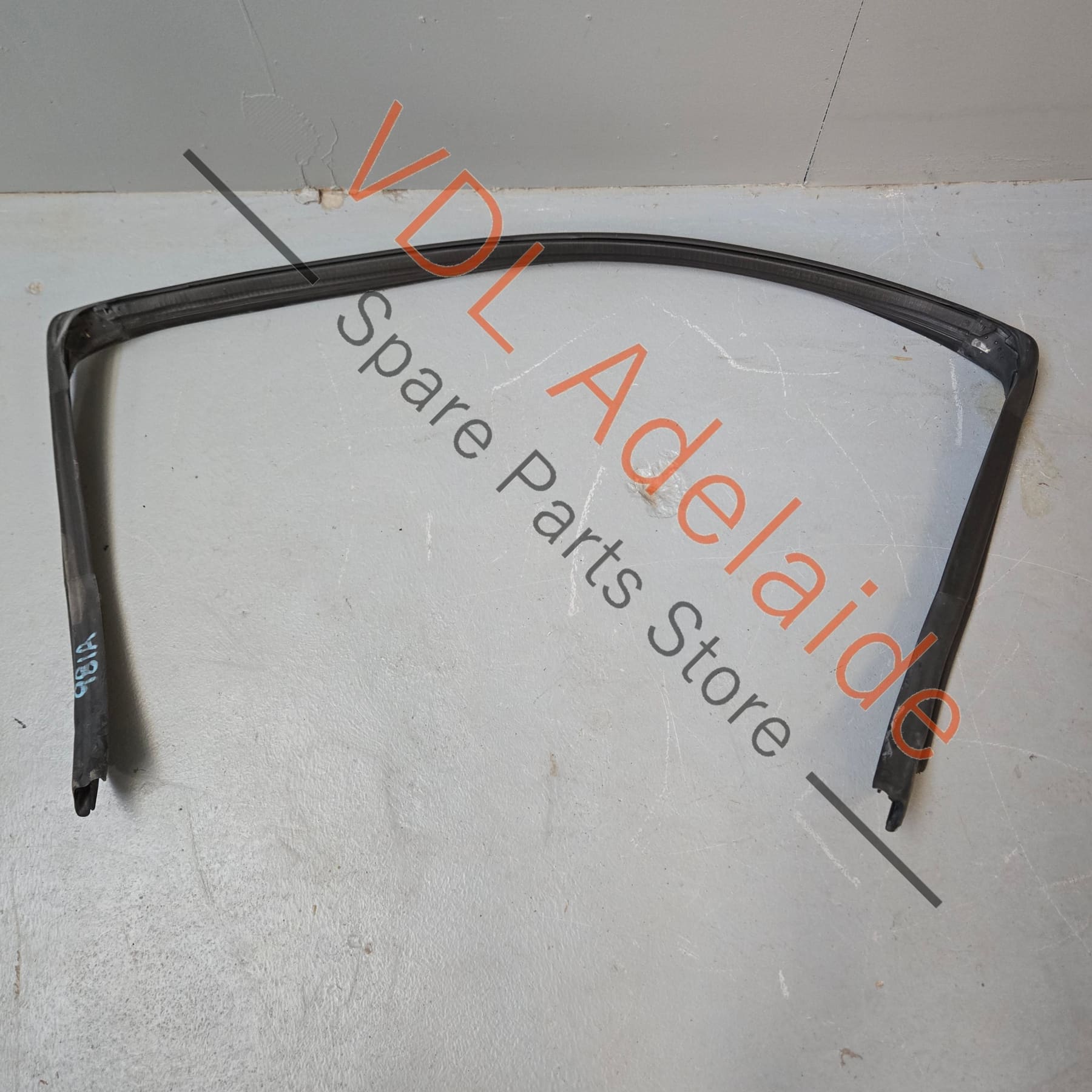 98153707702 98153707704   Porsche Boxster 981 Windscreen Windshield Frame Seal Rubber 98153707704