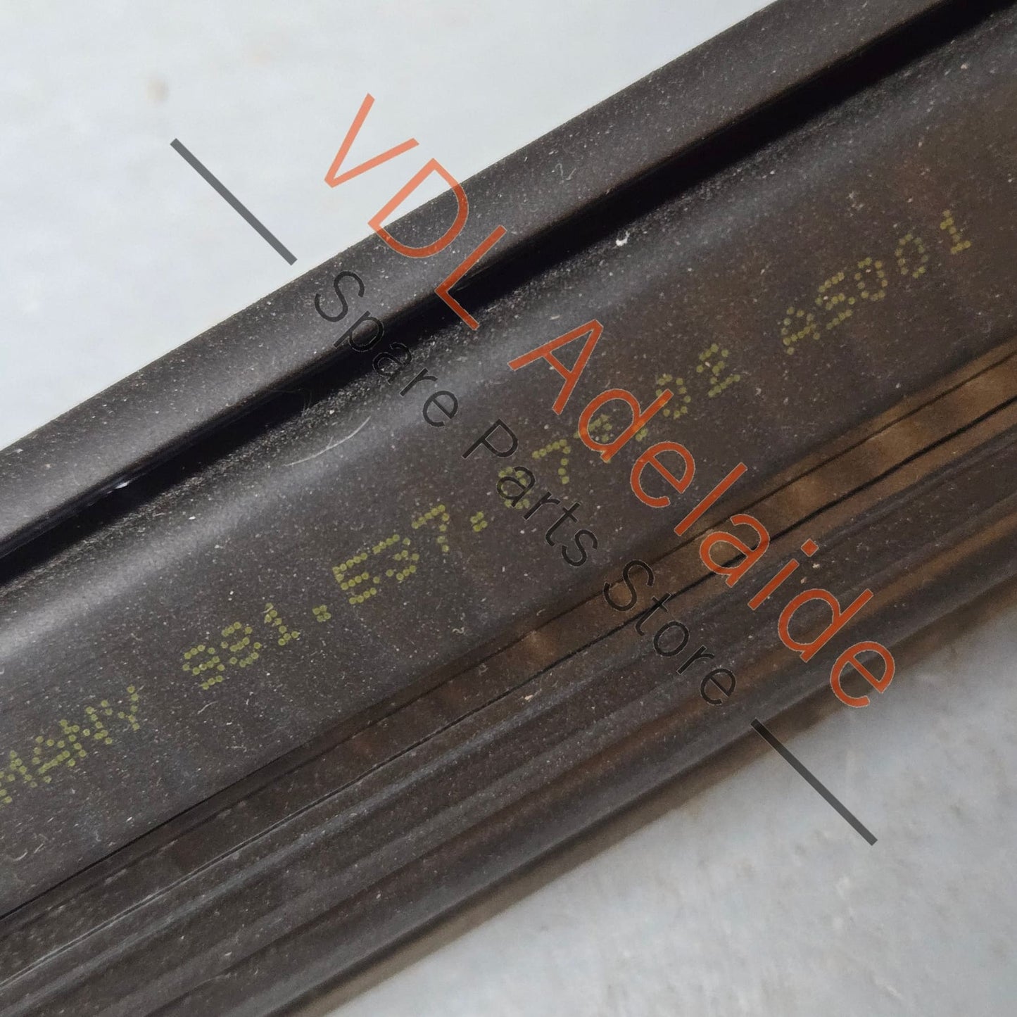 98153707702 98153707704   Porsche Boxster 981 Windscreen Windshield Frame Seal Rubber 98153707704