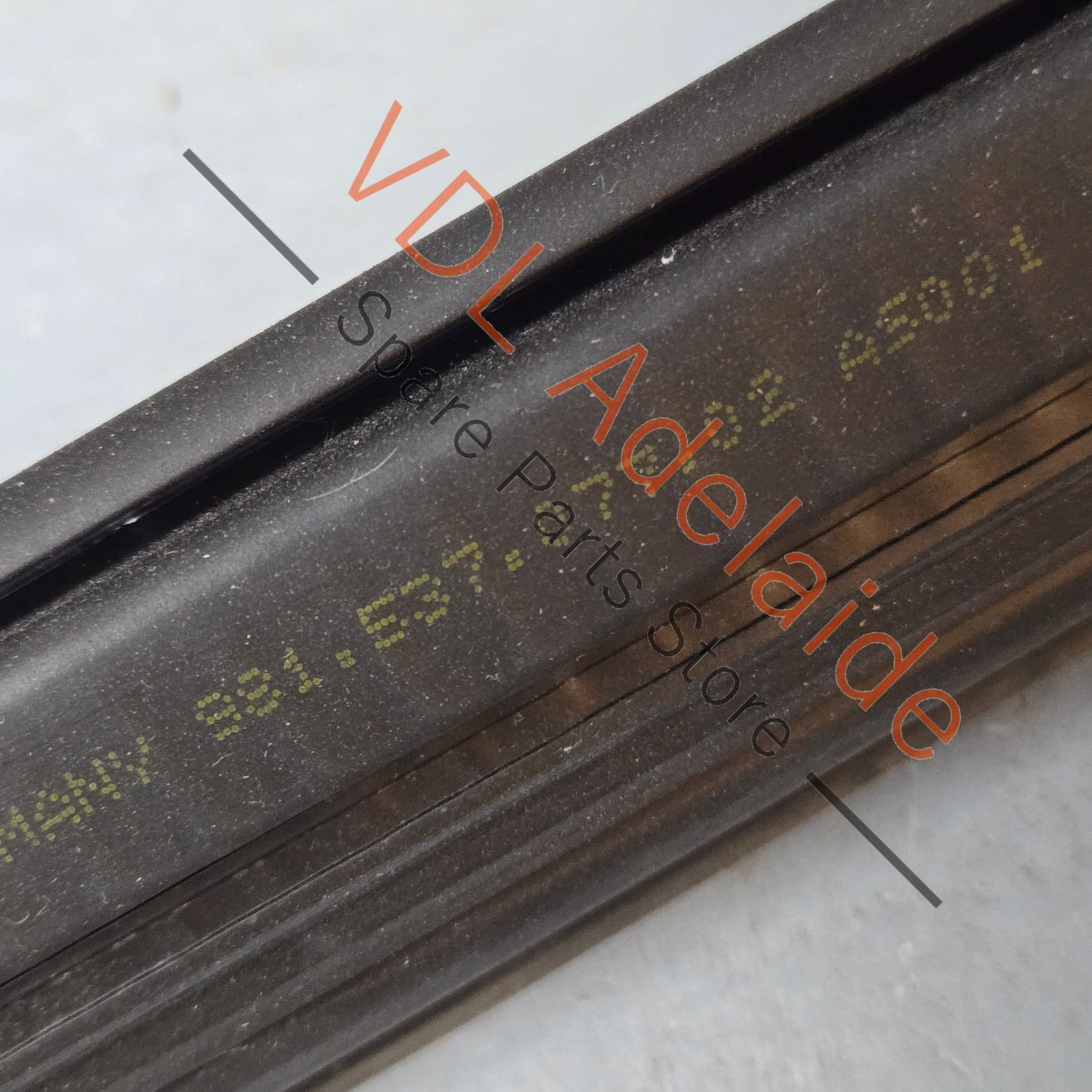 98153707702 98153707704   Porsche Boxster 981 Windscreen Windshield Frame Seal Rubber 98153707704