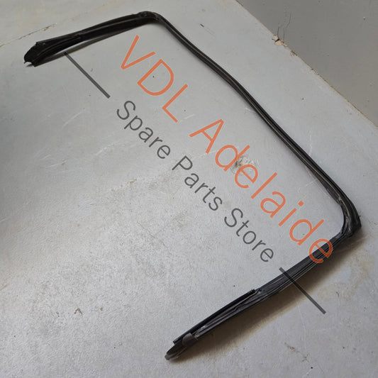 98153707702 98153707704   Porsche Boxster 981 Windscreen Windshield Frame Seal Rubber 98153707704