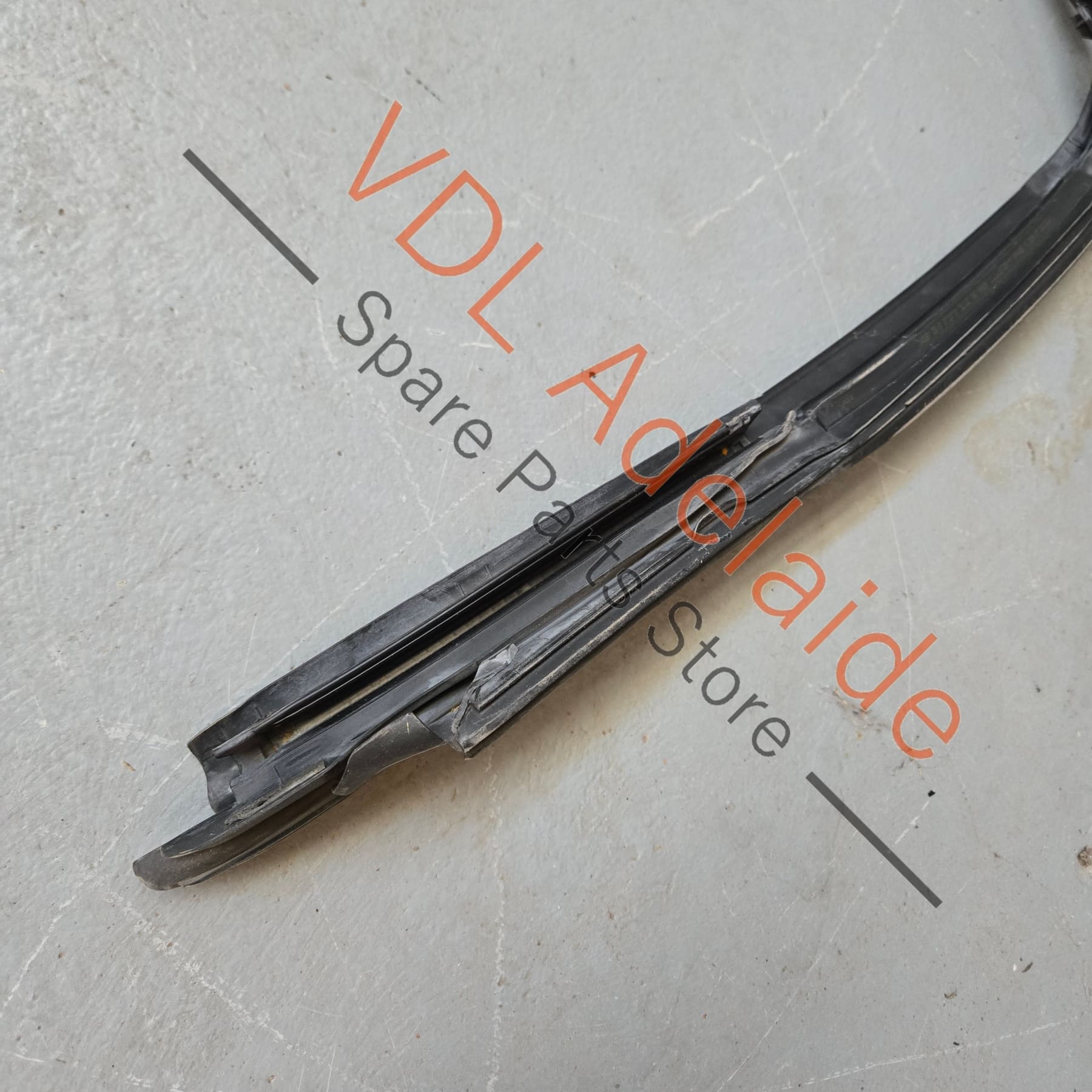 98153707702 98153707704   Porsche Boxster 981 Windscreen Windshield Frame Seal Rubber 98153707704